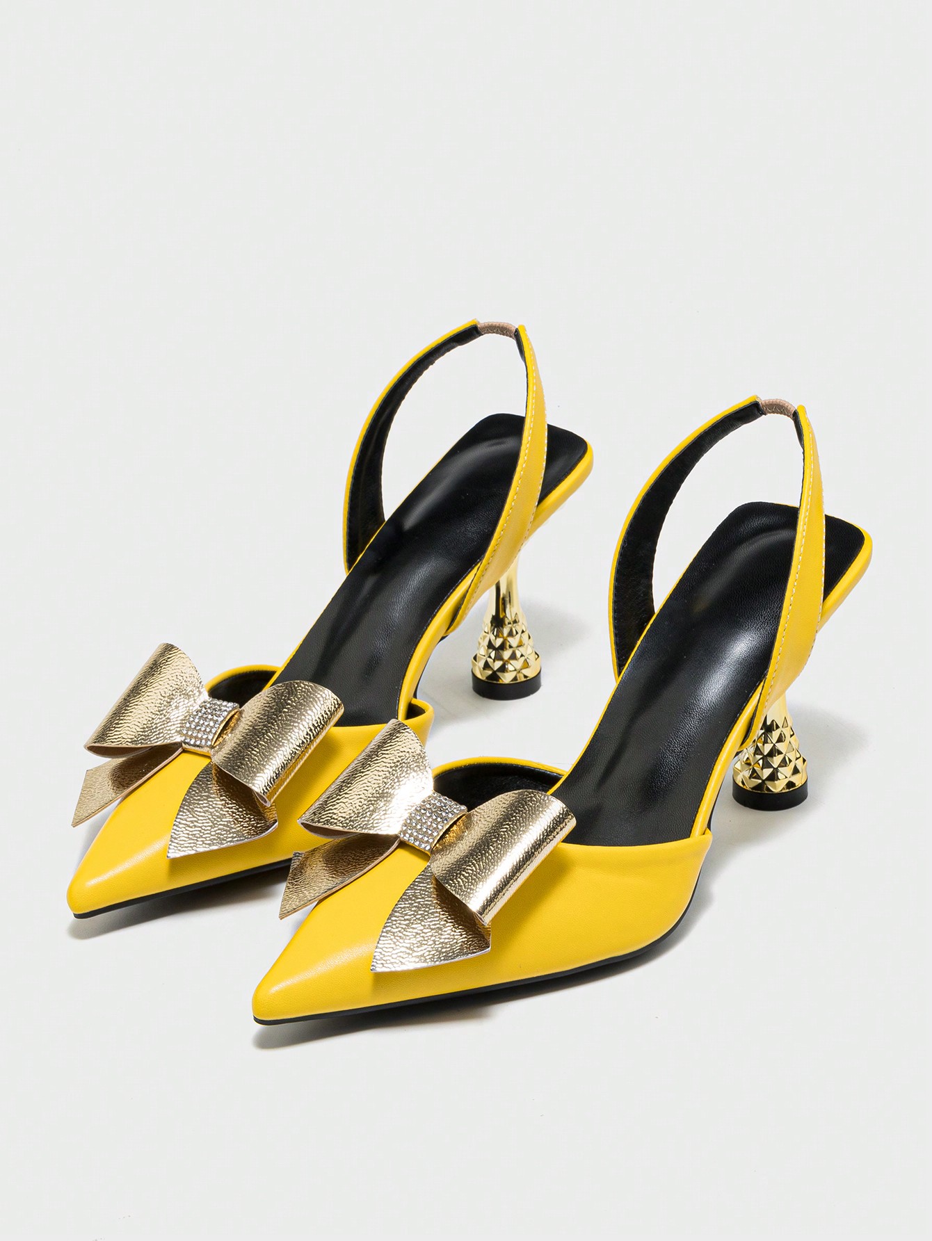 In Yellow Women Pumps