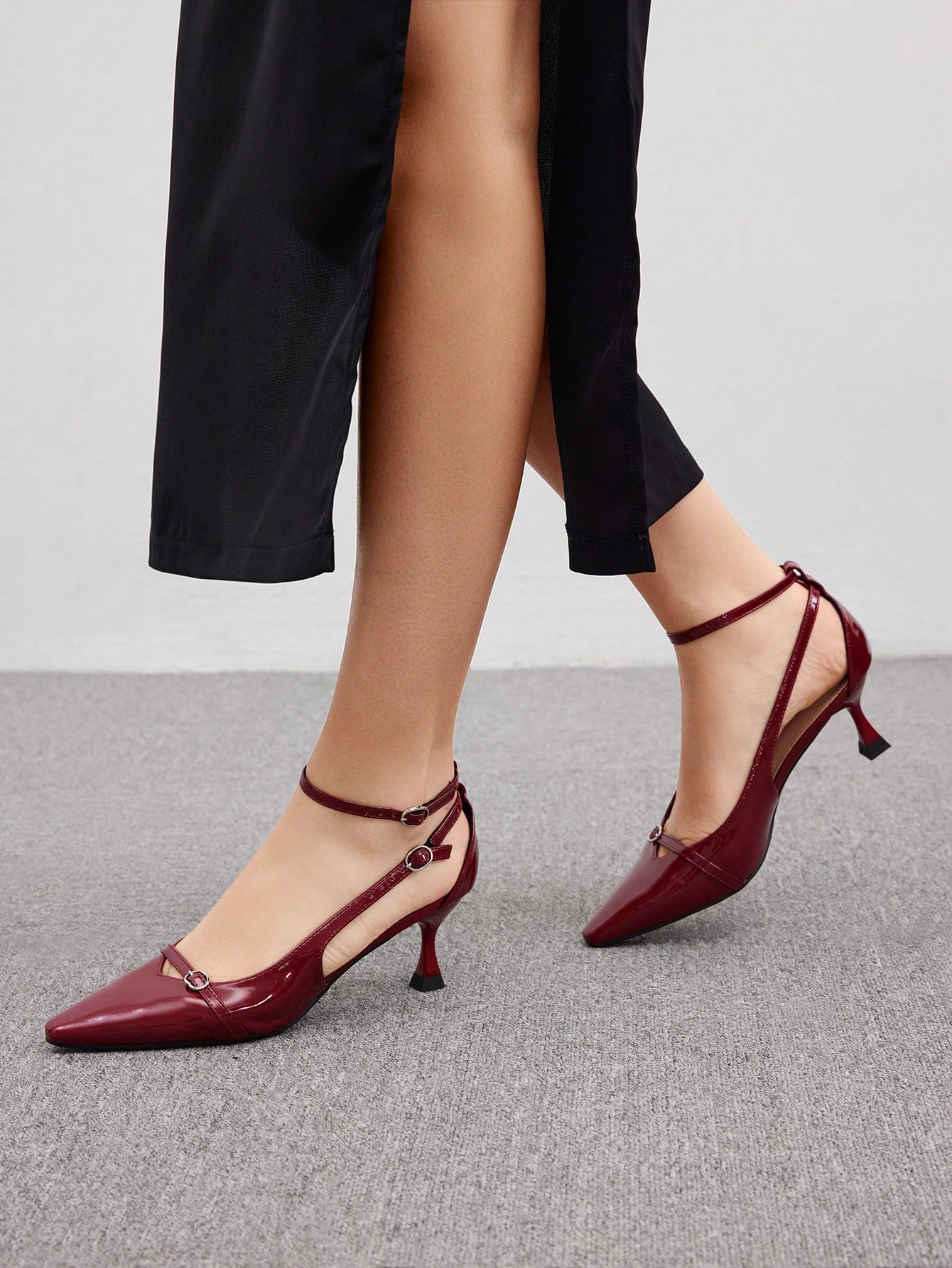 In Burgundy Women Pumps