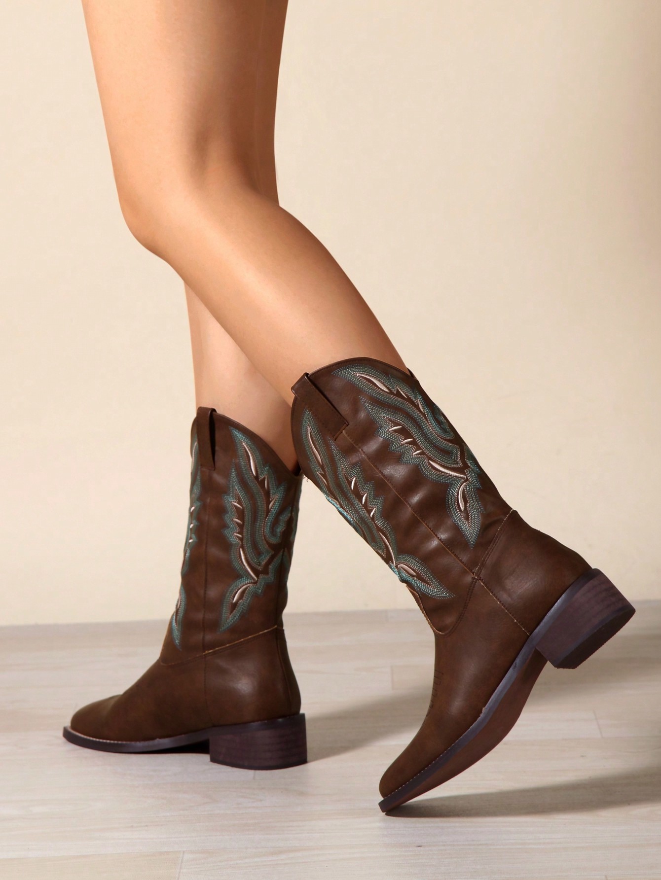 In Brown Women Mid-Calf Boots