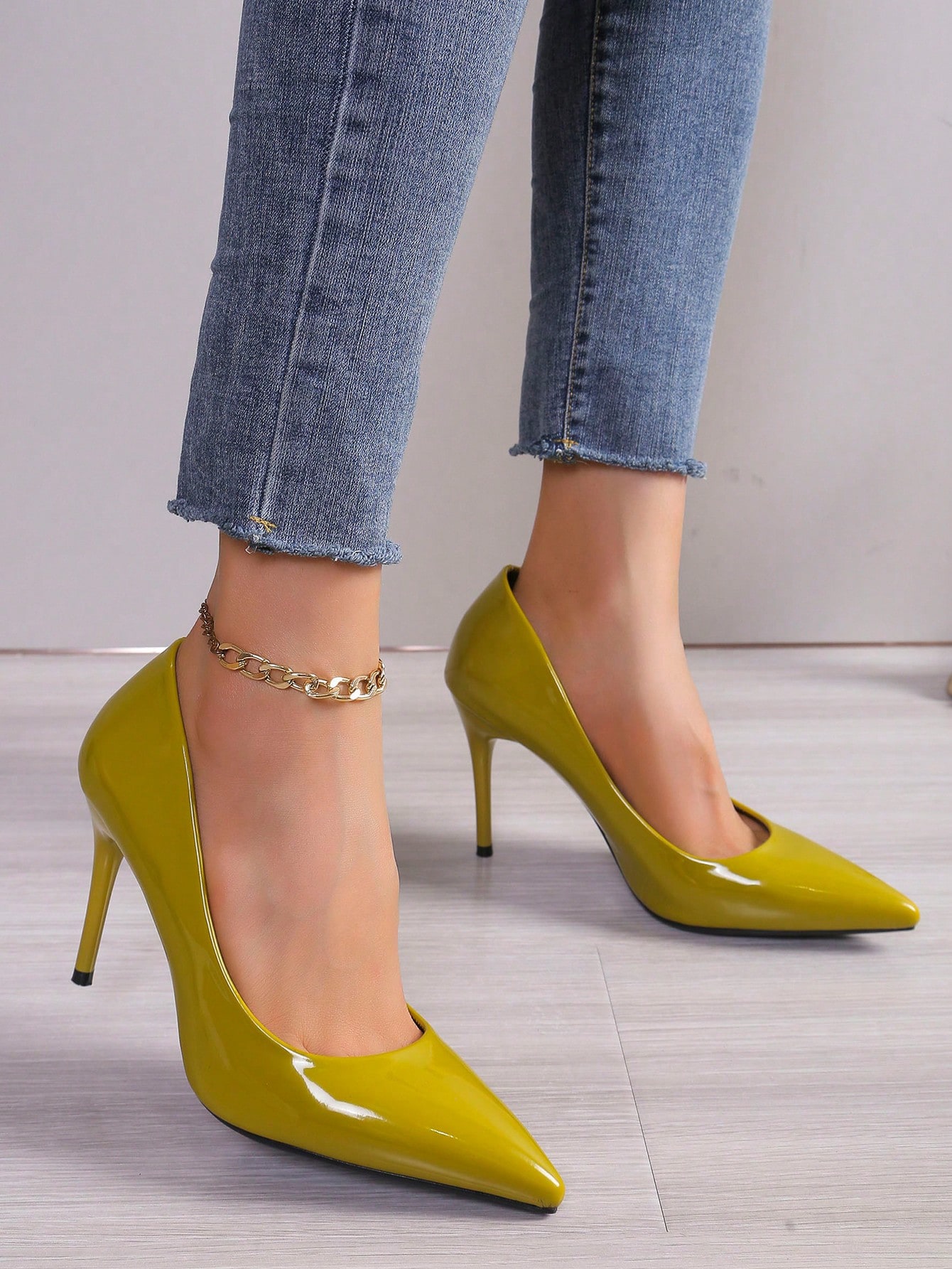 In Green Women Pumps