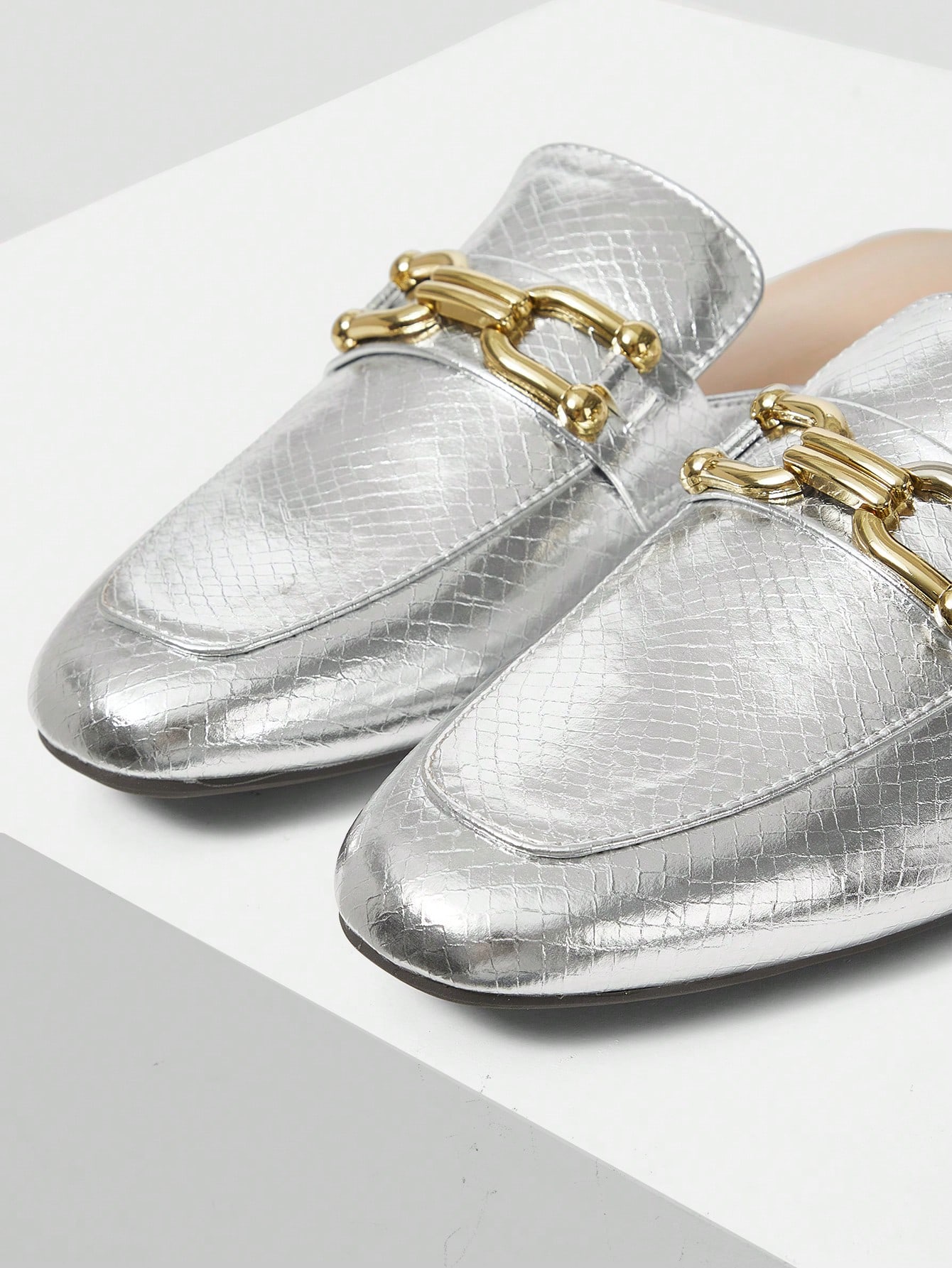 In Silver Women Flats