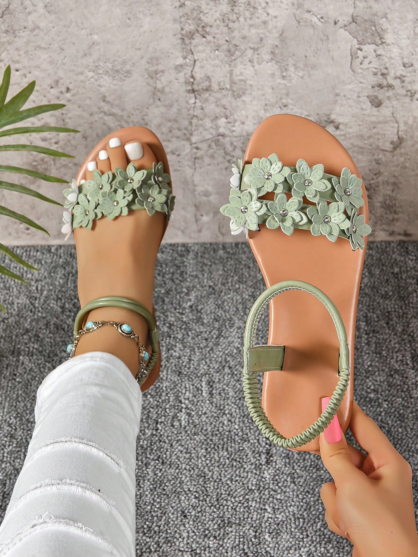 In Green Women Flat Sandals