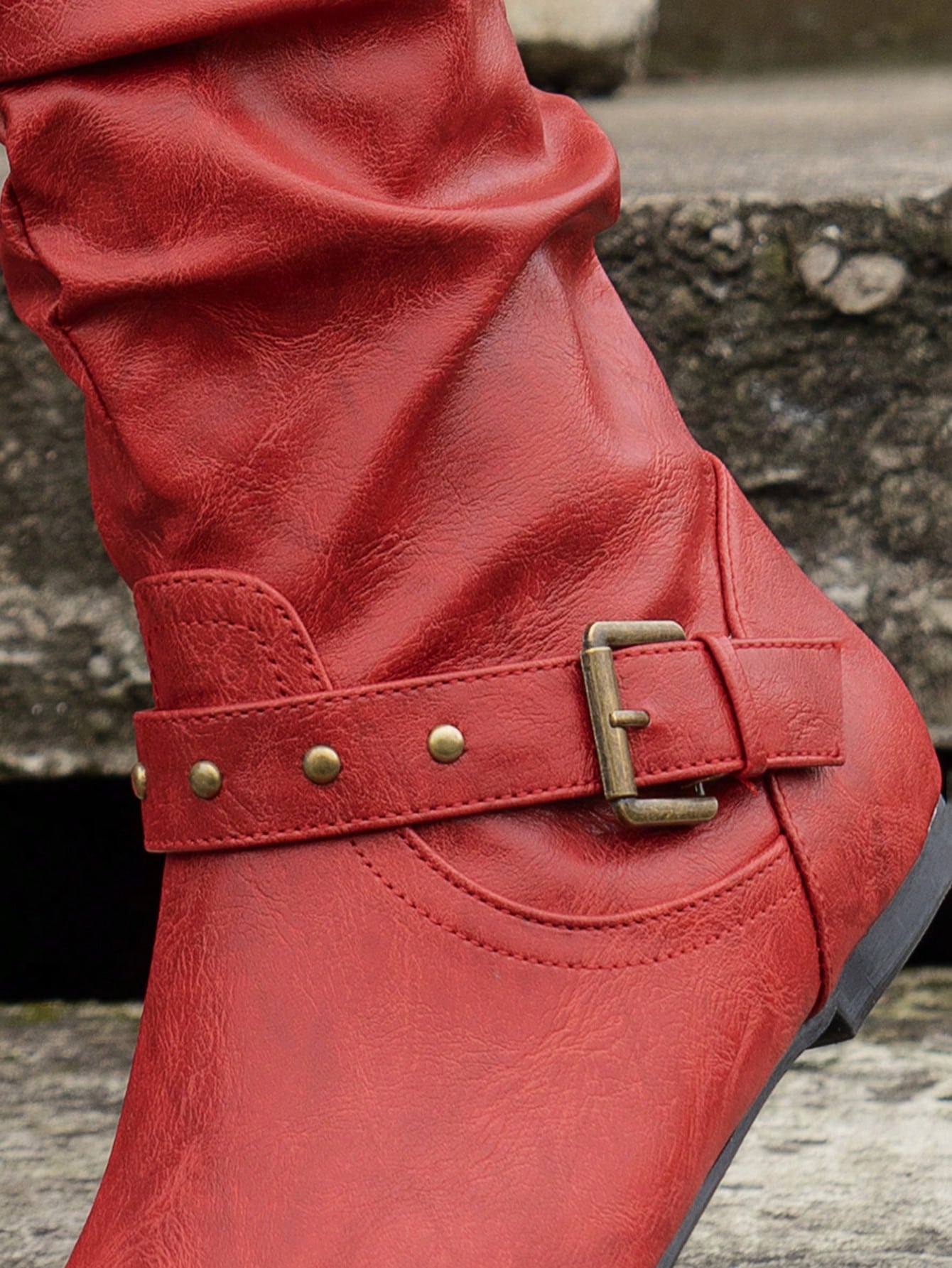 In Burgundy Women Fashion Boots