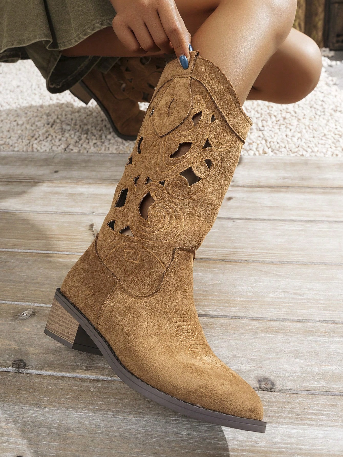 In Brown Women Mid-Calf Boots