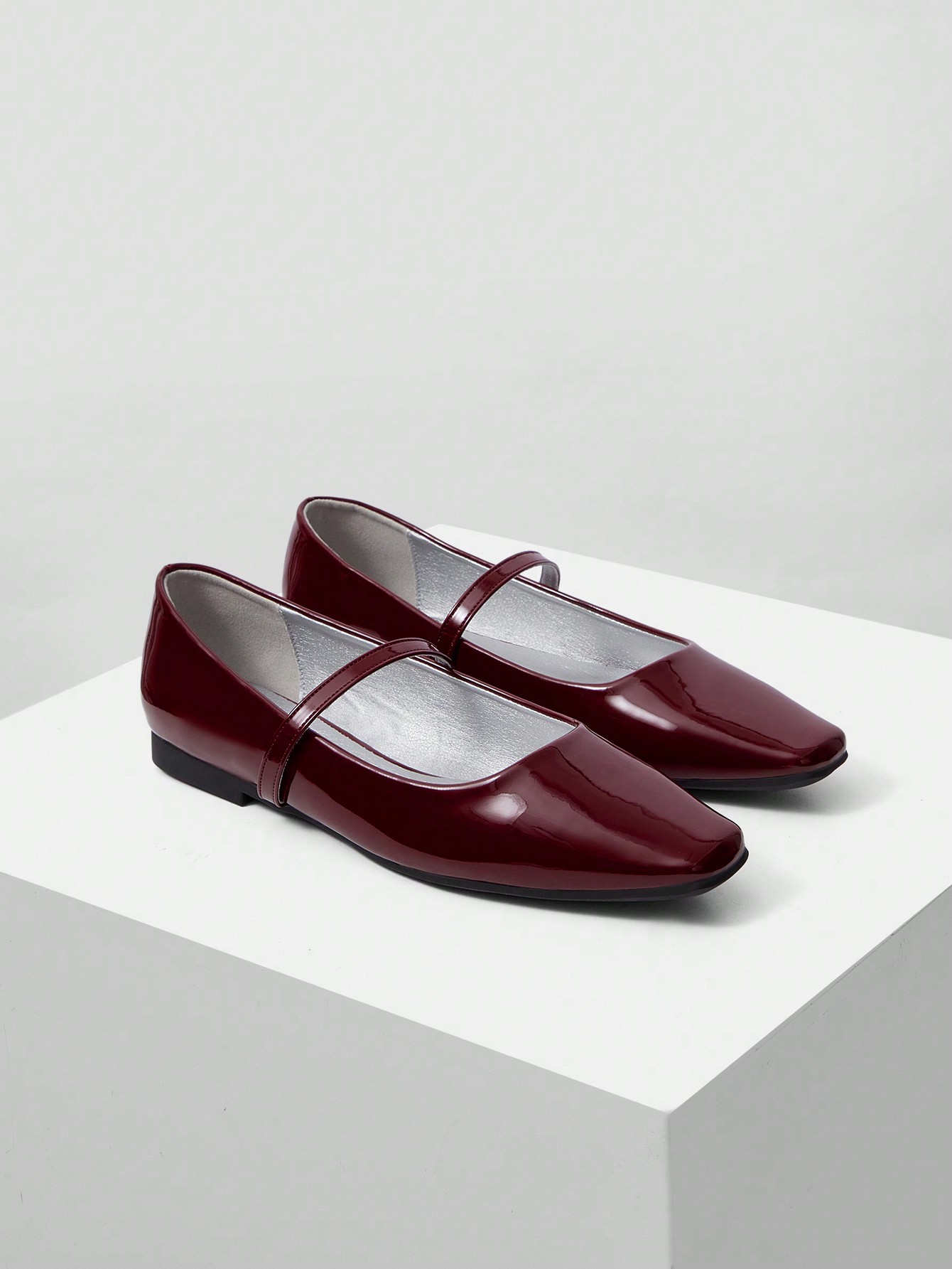 In Burgundy Women Flats