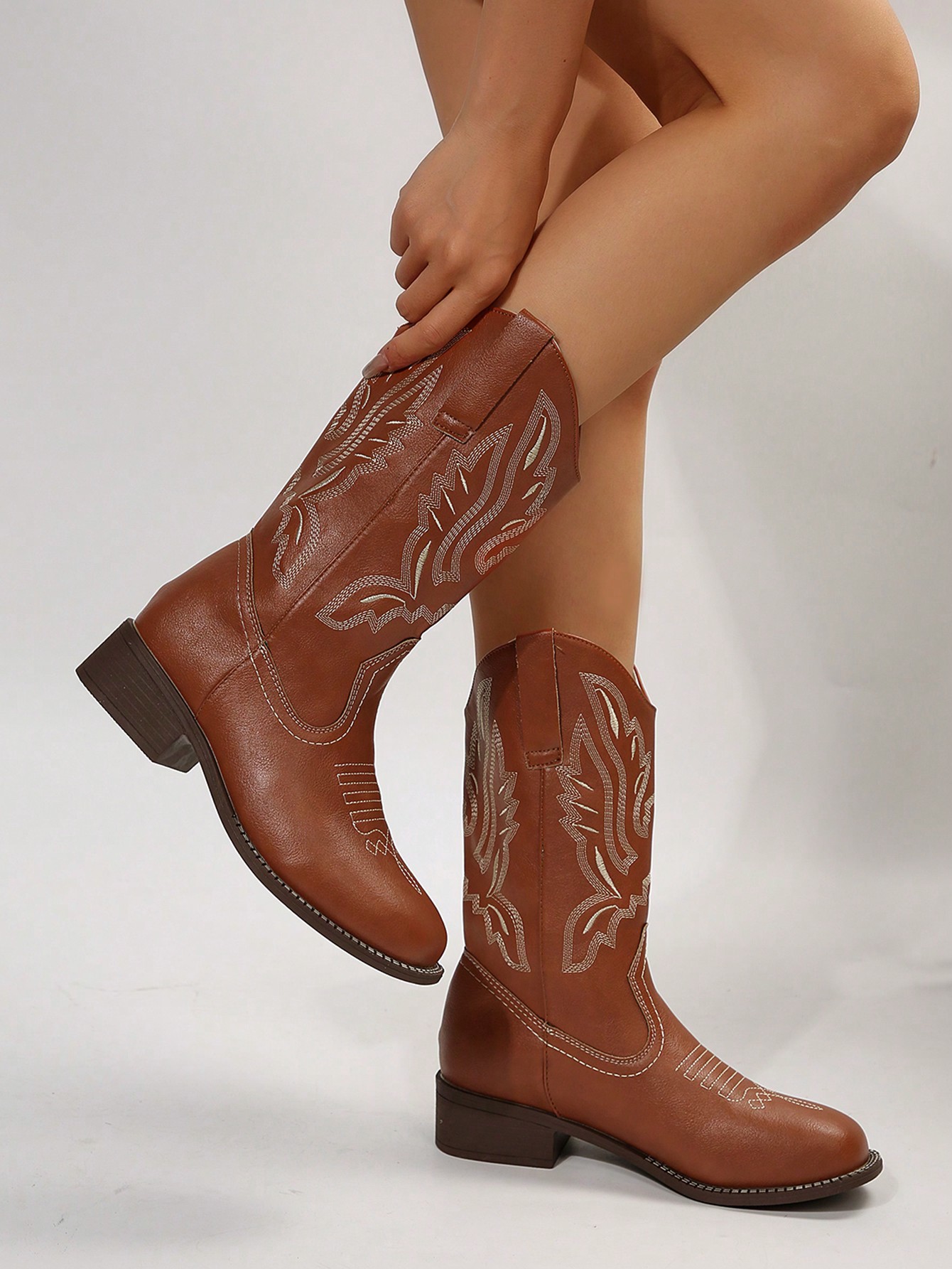 In Brown Women Mid-Calf Boots