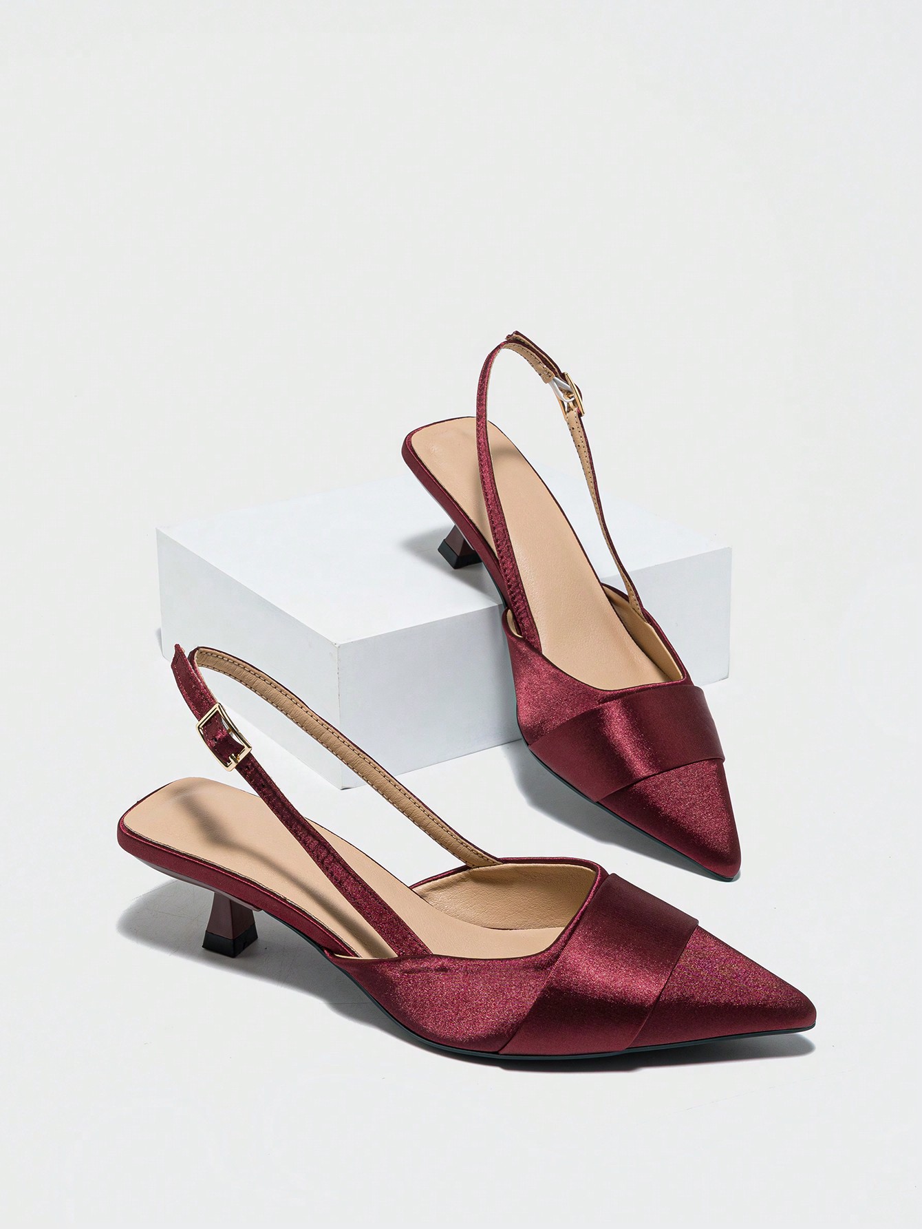 In Burgundy Women Pumps