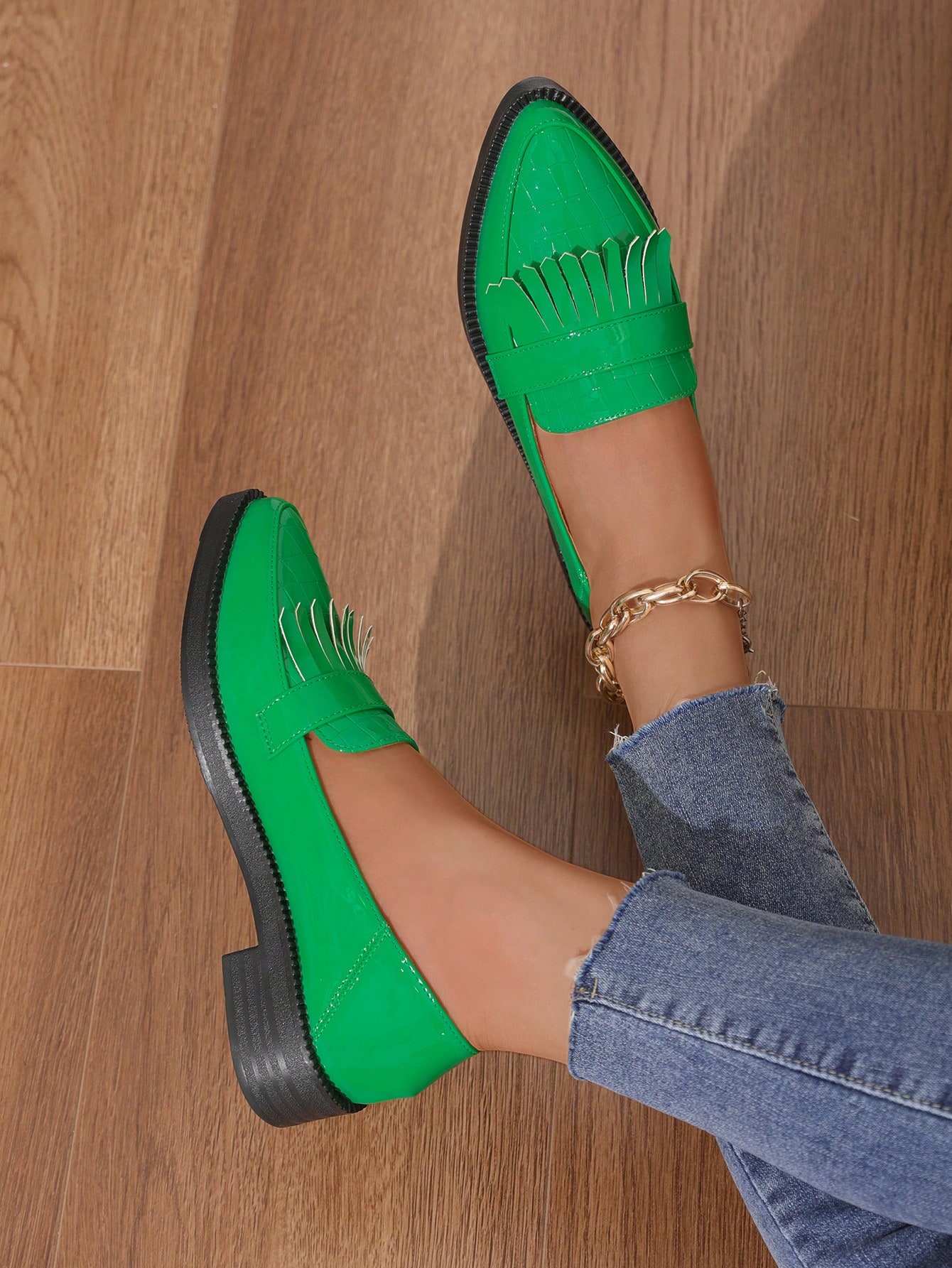 In Green Women Flats