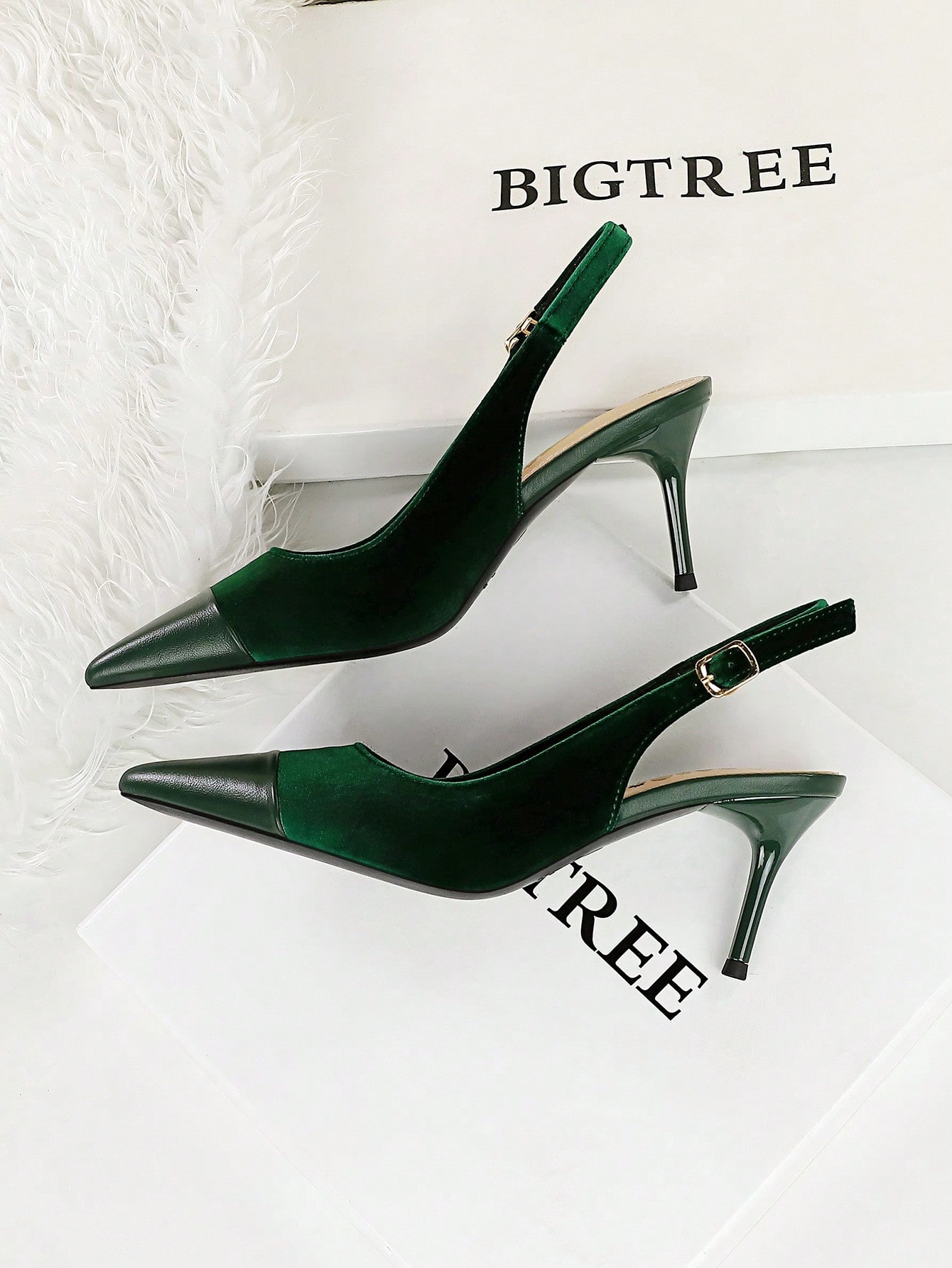 In Green Women Pumps