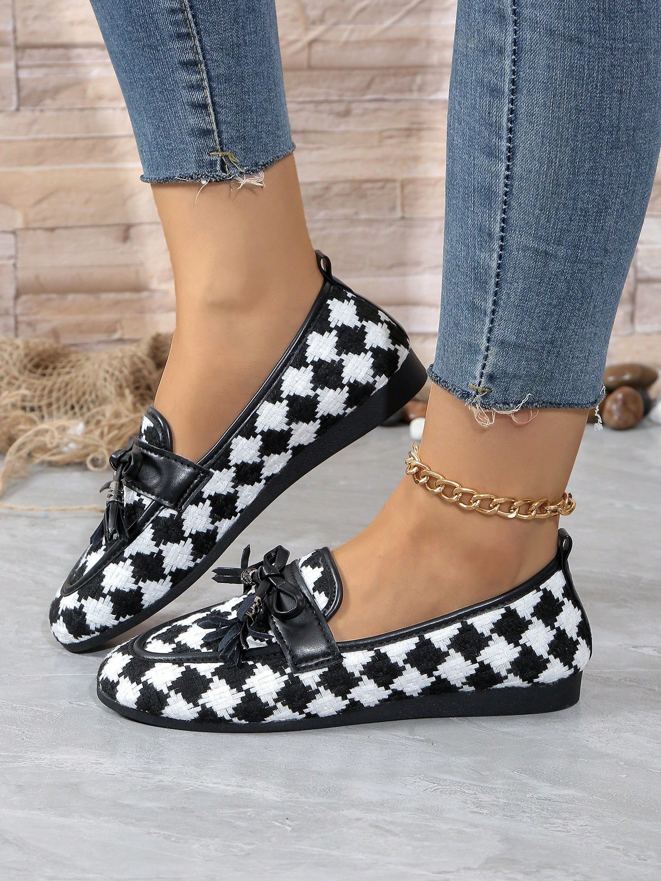 In Black and White Women Flats