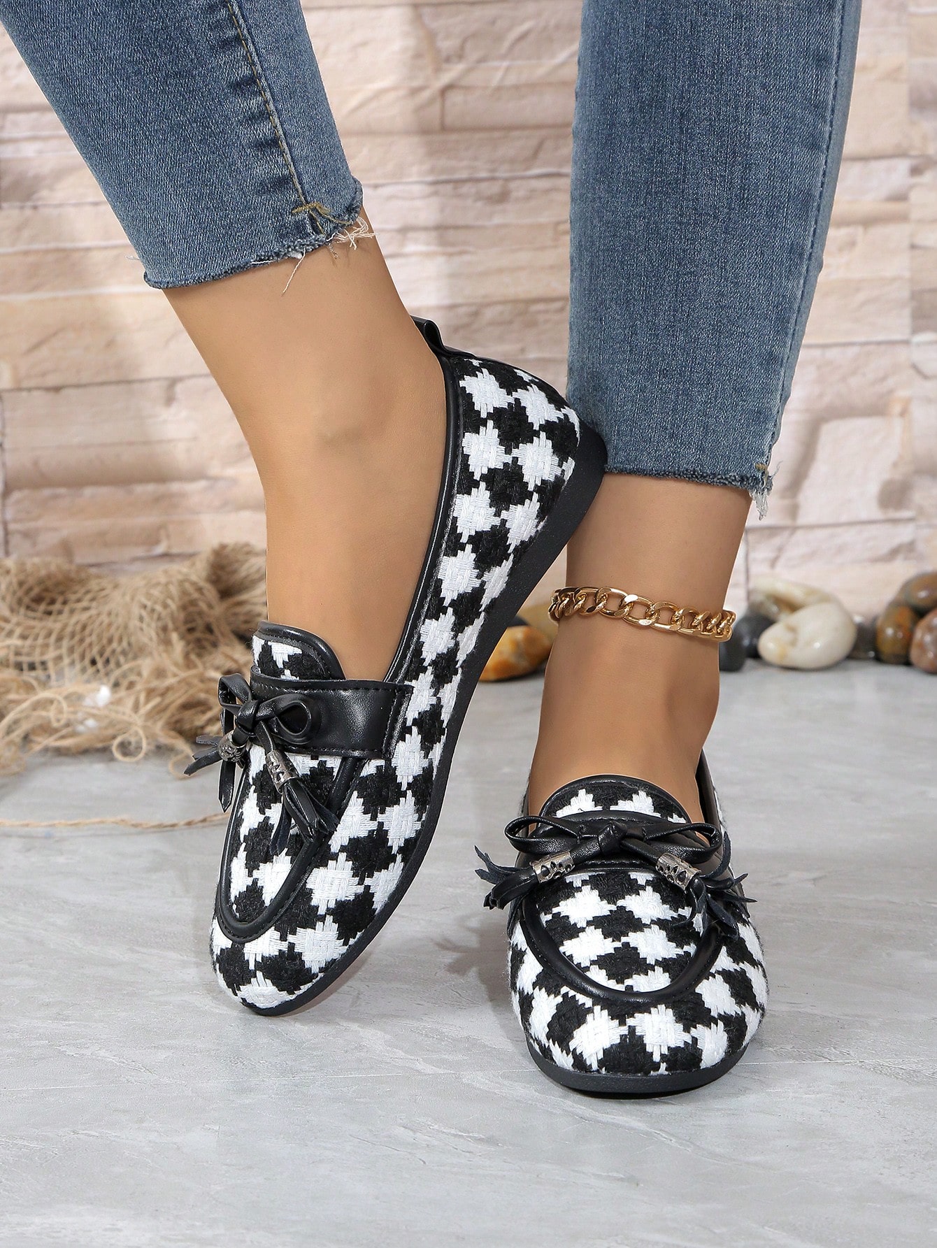 In Black and White Women Flats