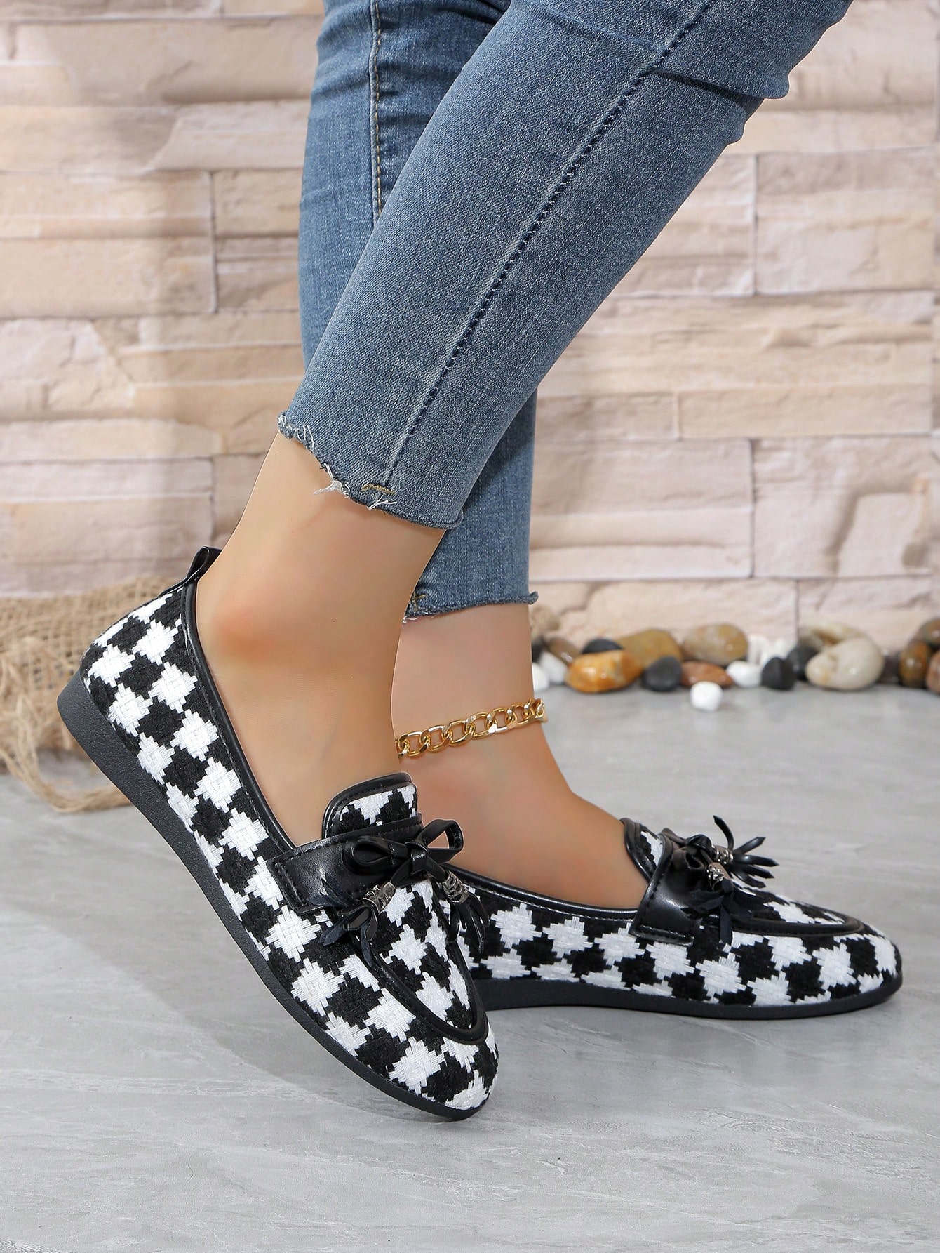 In Black and White Women Flats