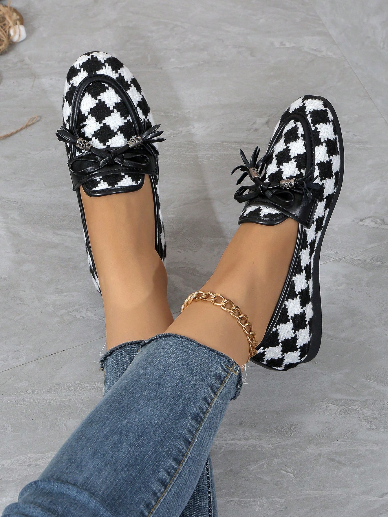 In Black and White Women Flats