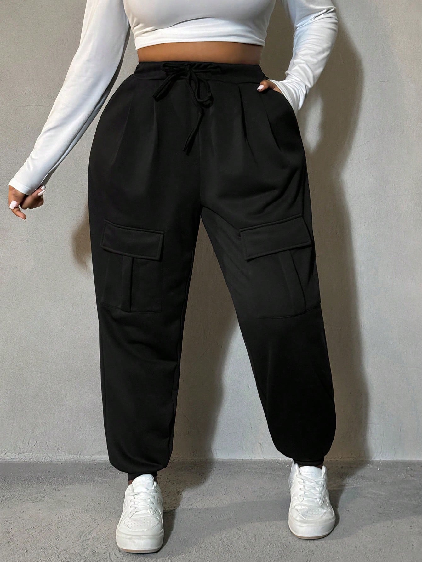 In Black Plus Size Sweatpants