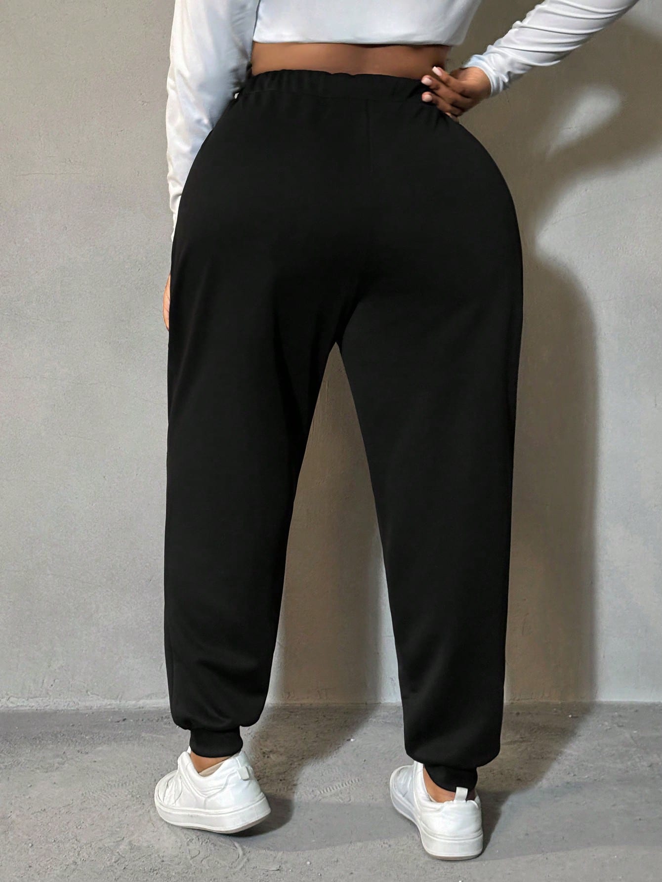 In Black Plus Size Sweatpants