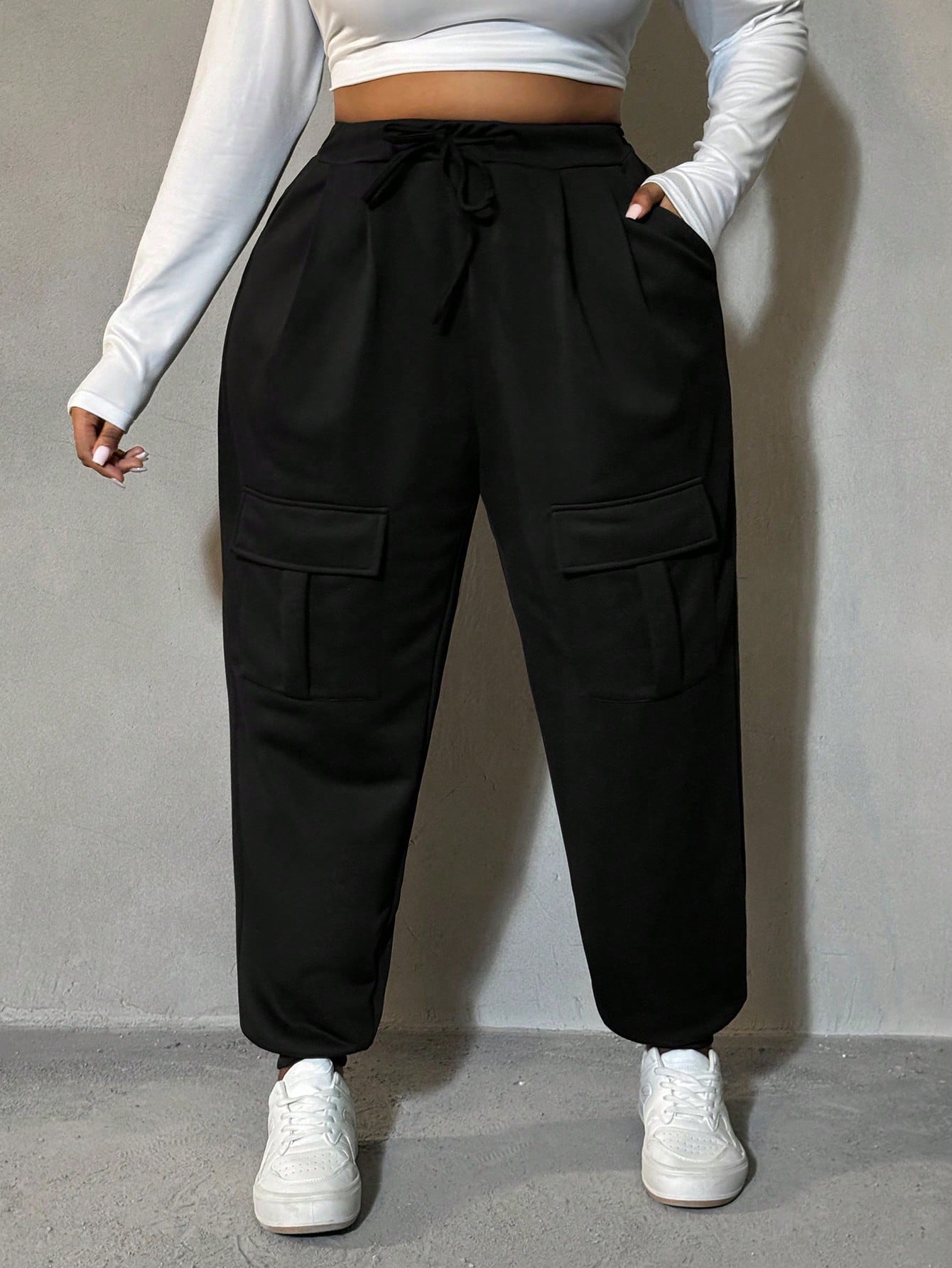 In Black Plus Size Sweatpants