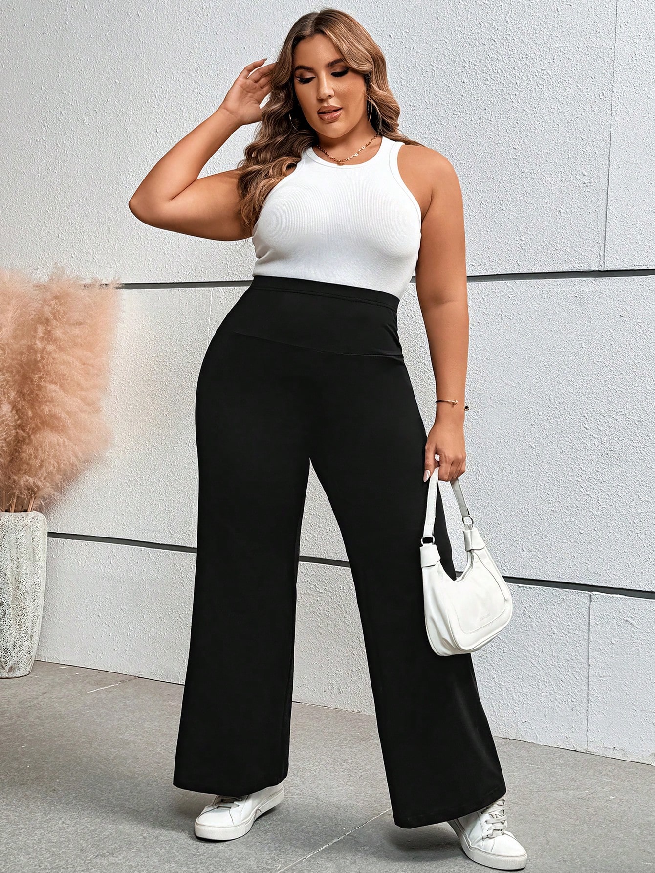 In Black Plus Size Sweatpants