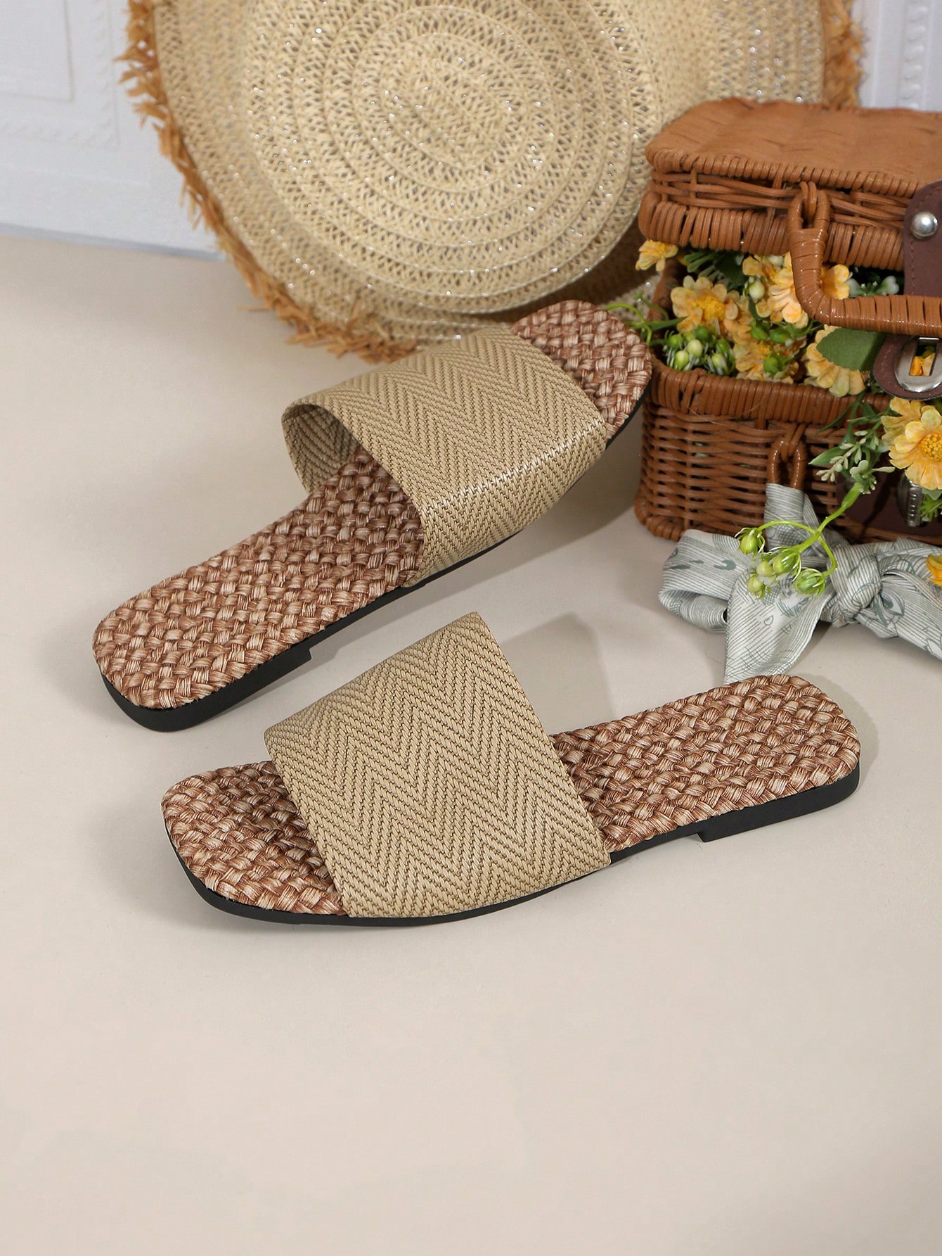 In Mocha Brown Women Flat Sandals