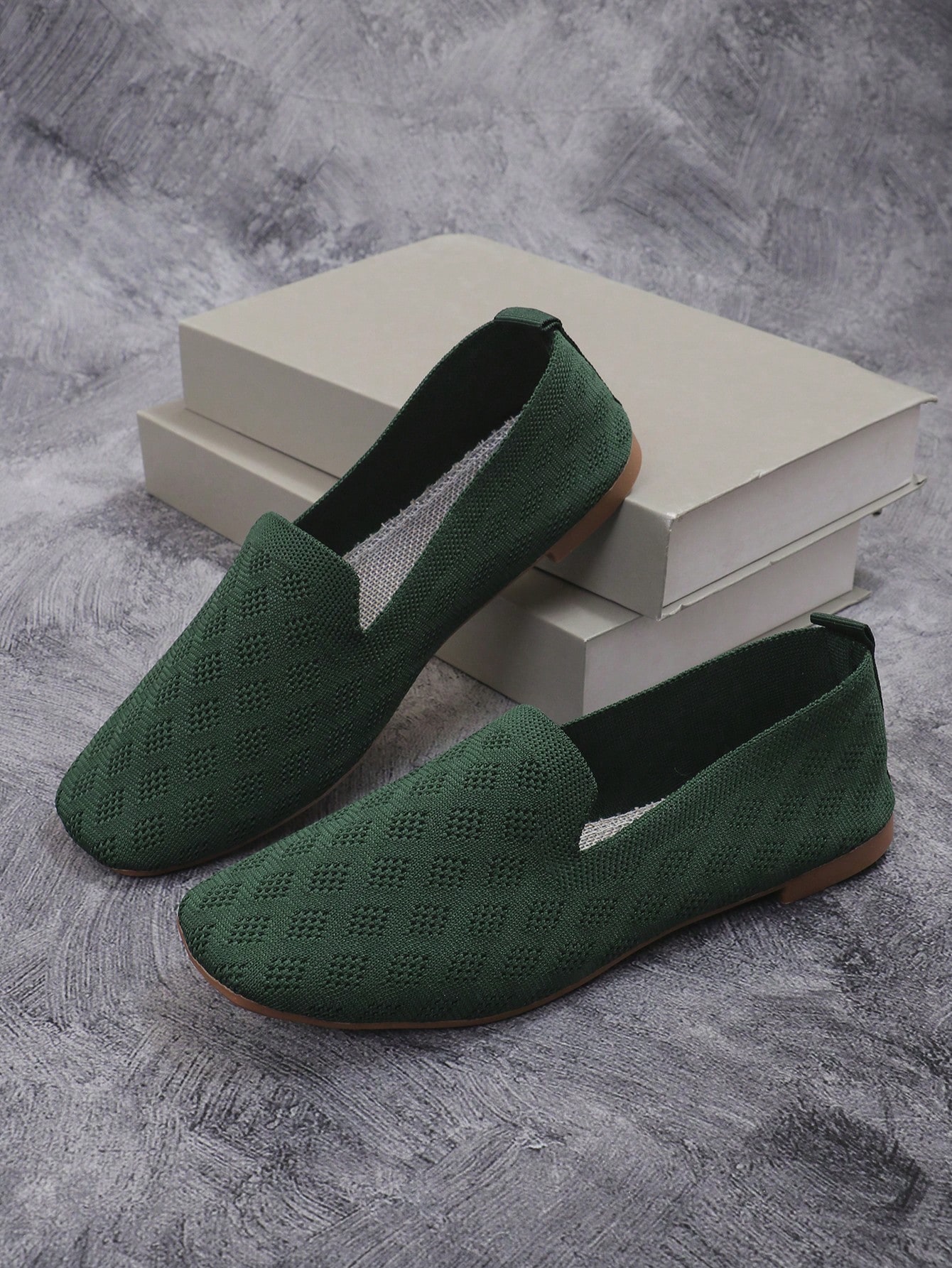 In Green Women Flats