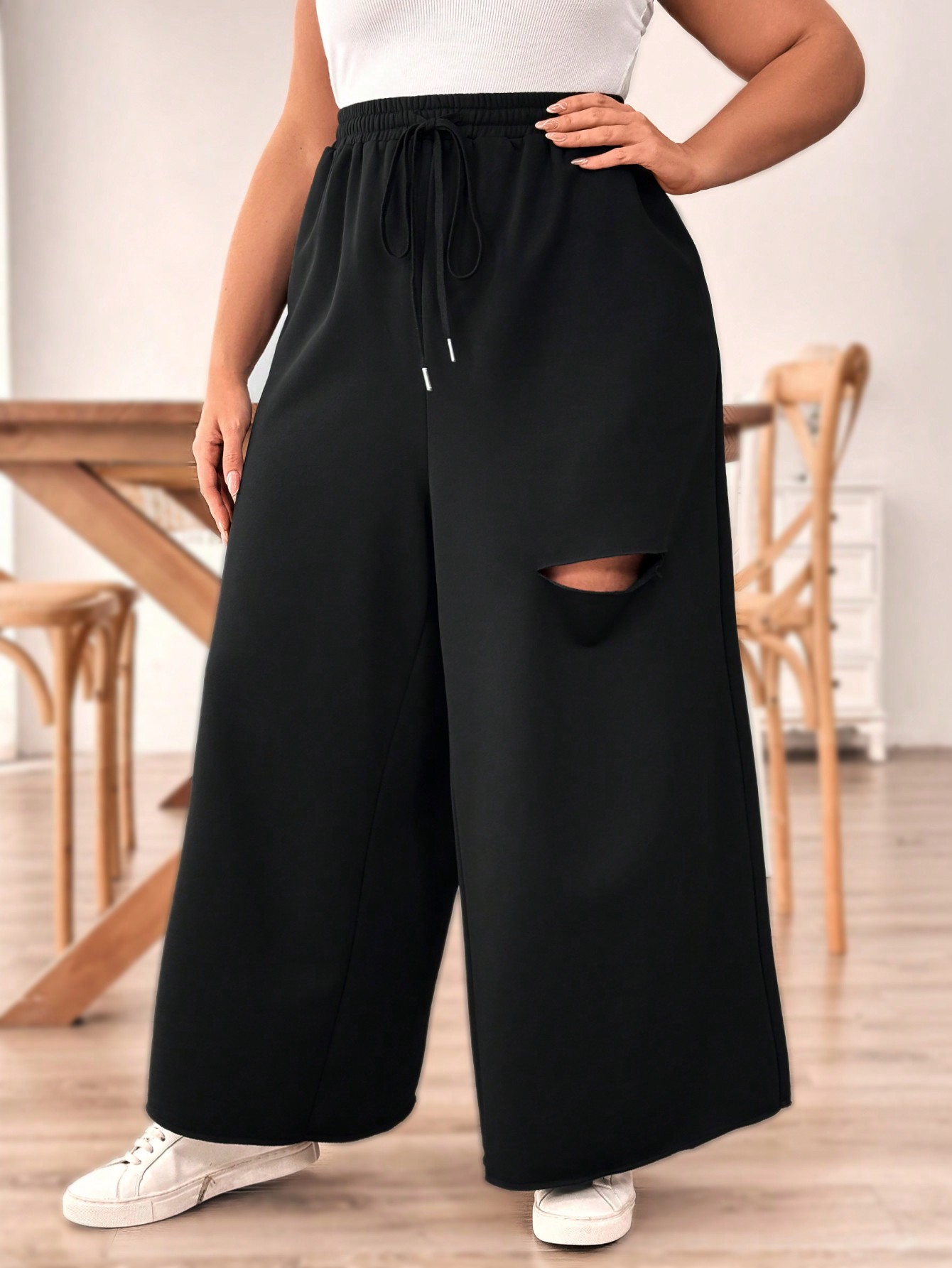 In Black Plus Size Sweatpants