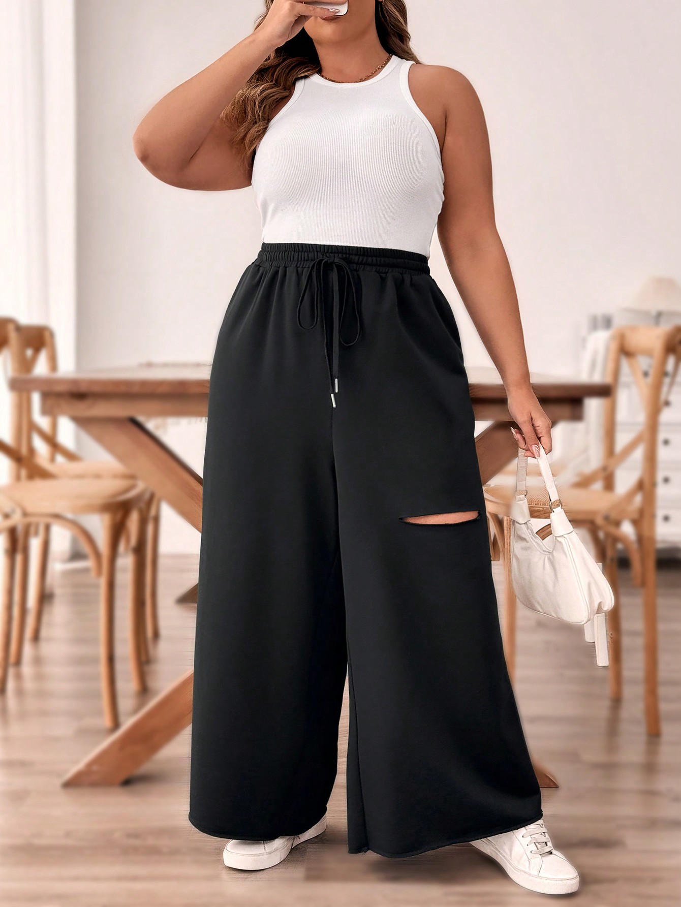 In Black Plus Size Sweatpants