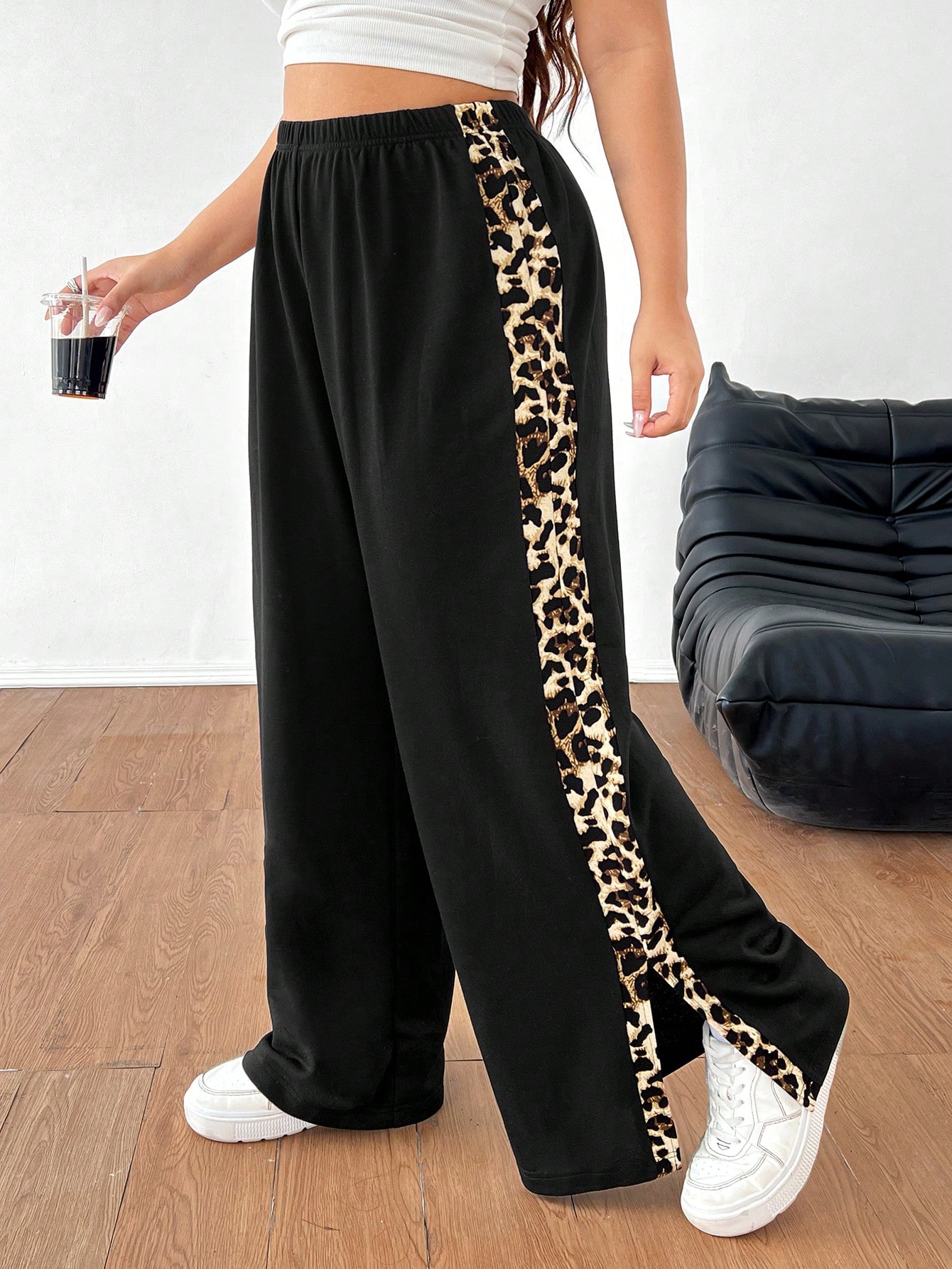 In Black Plus Size Sweatpants