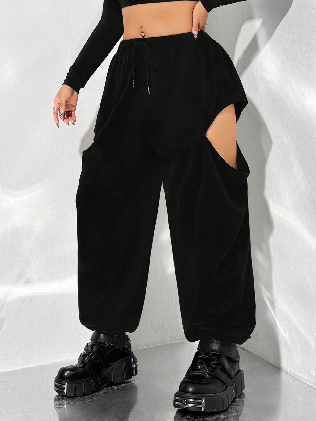 In Black Plus Size Sweatpants