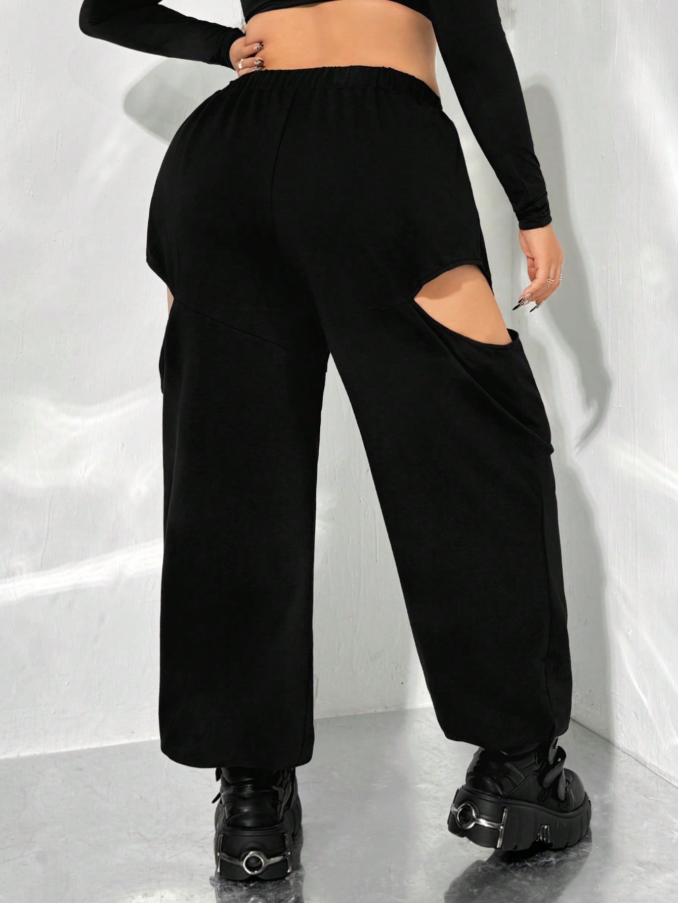 In Black Plus Size Sweatpants