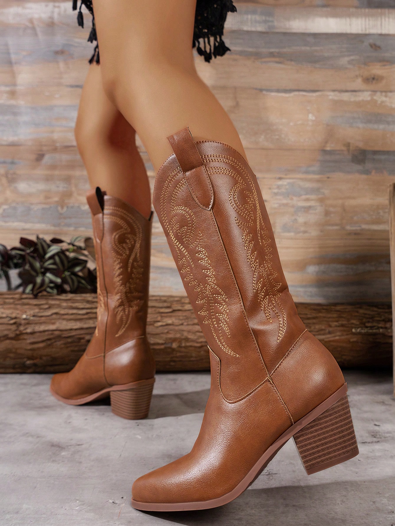 In Brown Women Mid-Calf Boots