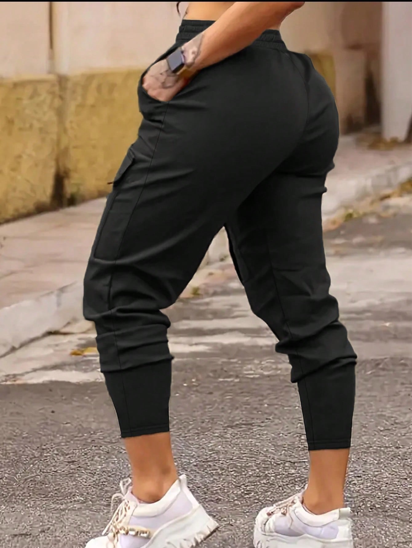 In Black Plus Size Sweatpants