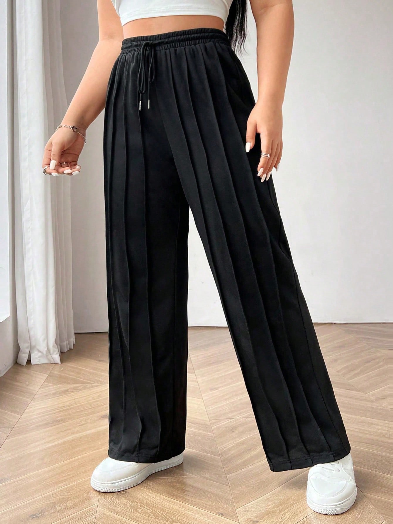 In Black Plus Size Sweatpants