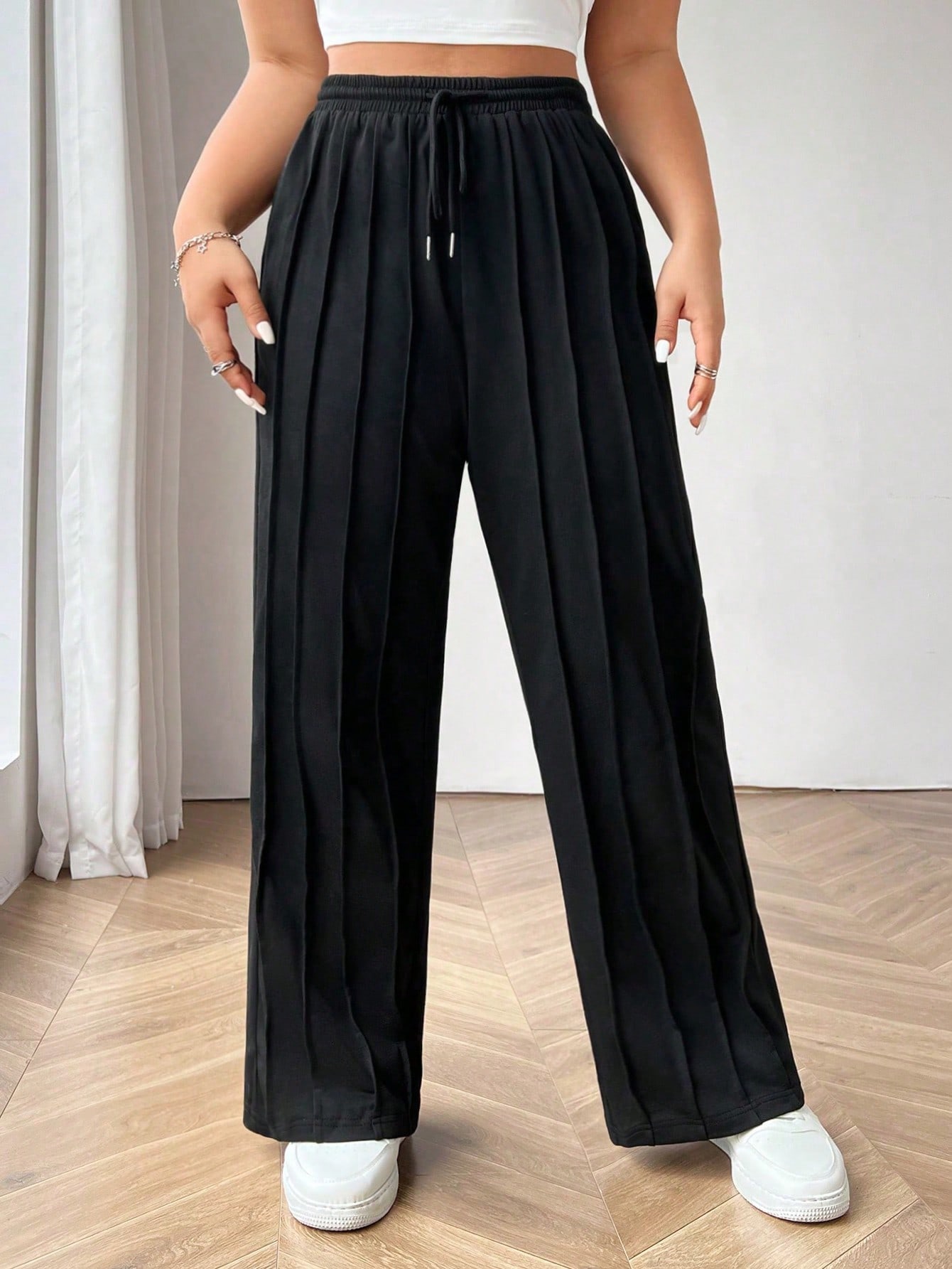 In Black Plus Size Sweatpants