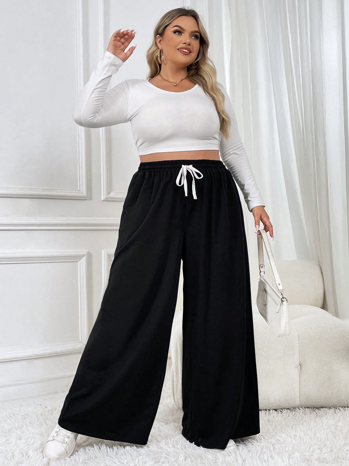 In Black Plus Size Sweatpants