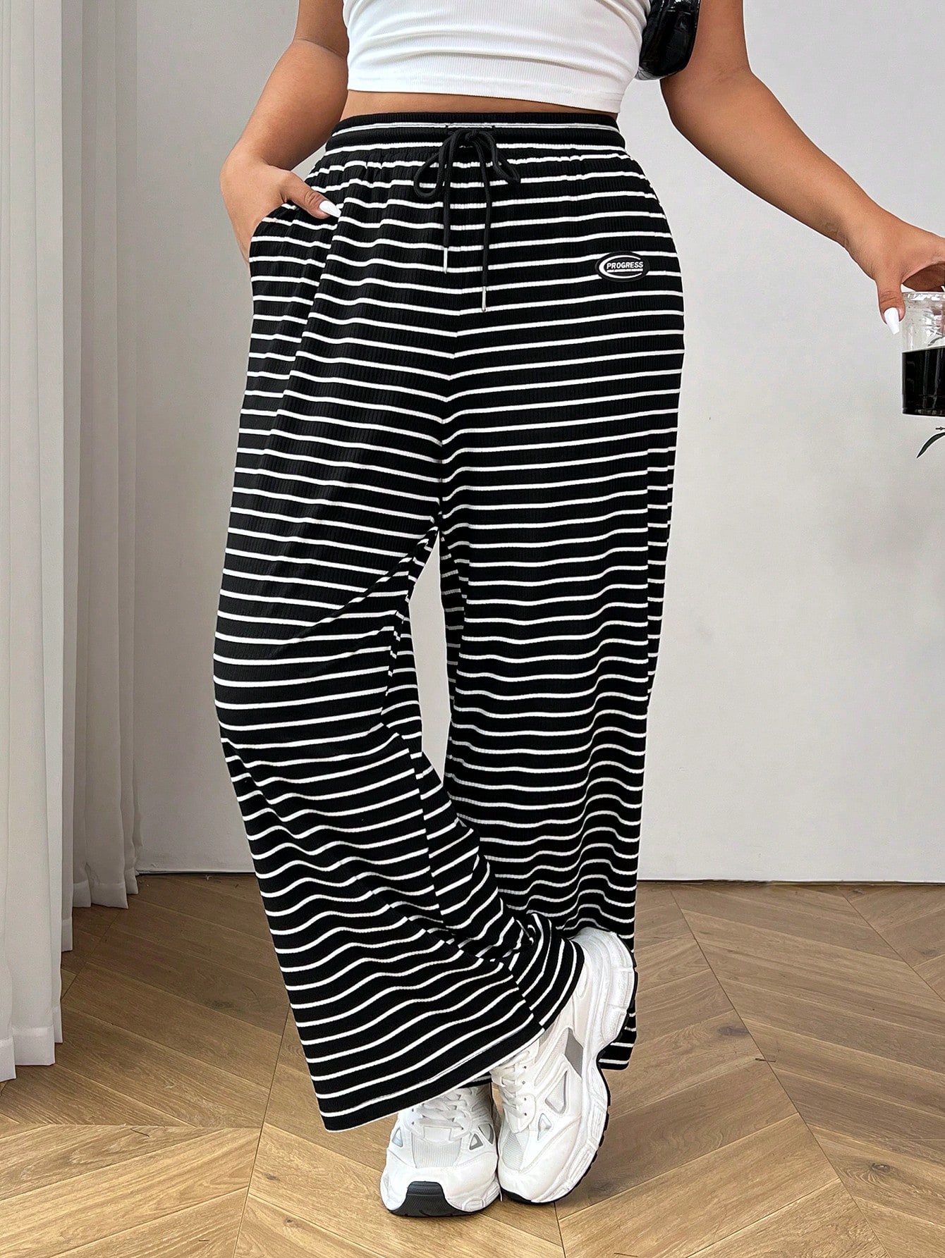 In Black Plus Size Sweatpants