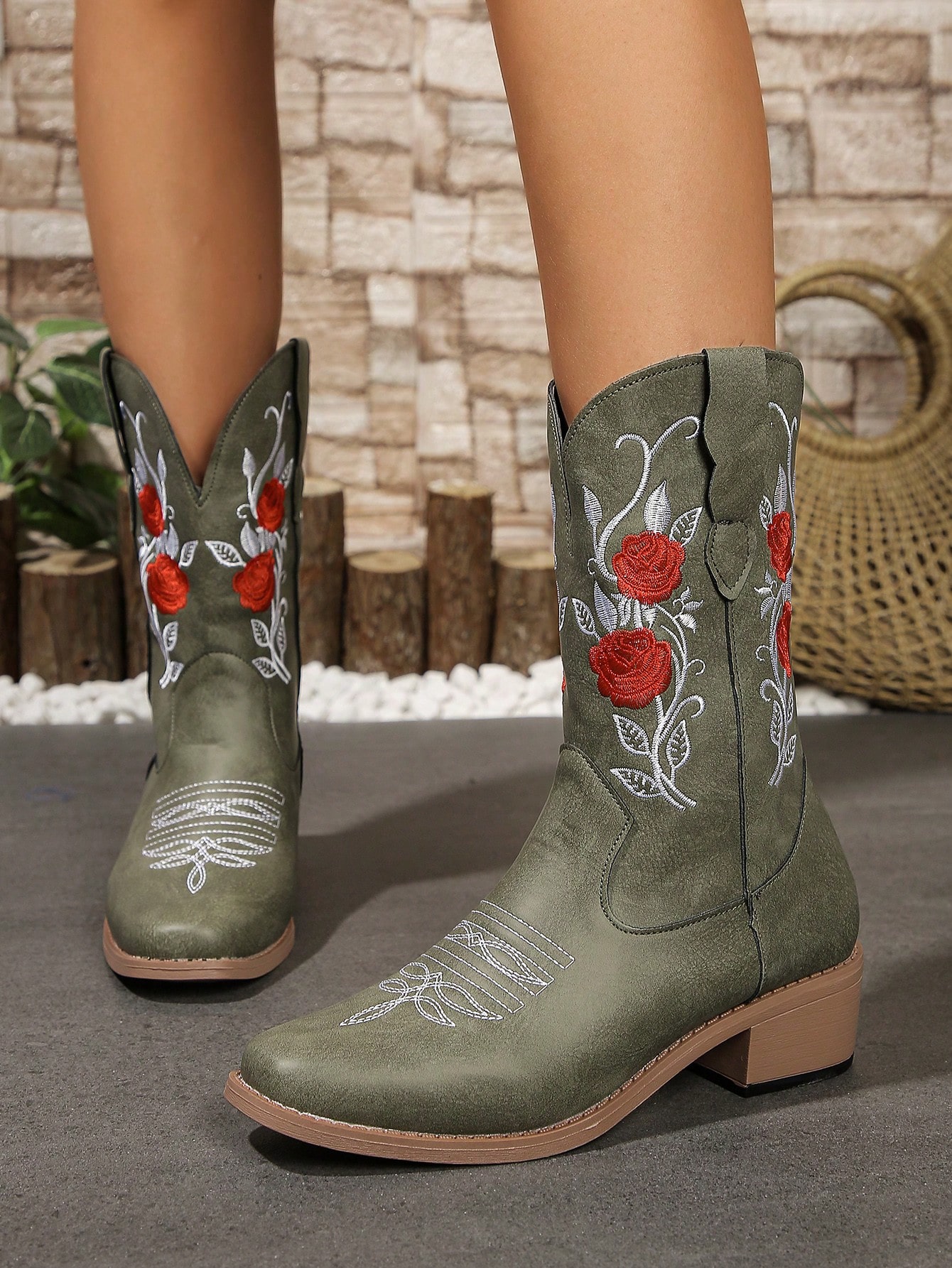 In Green Women Fashion Boots