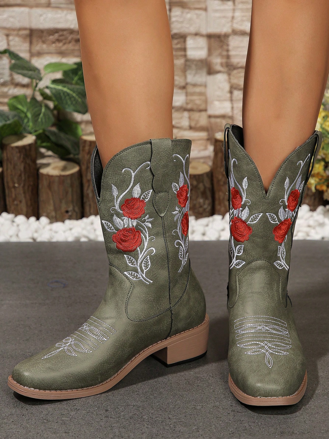 In Green Women Fashion Boots