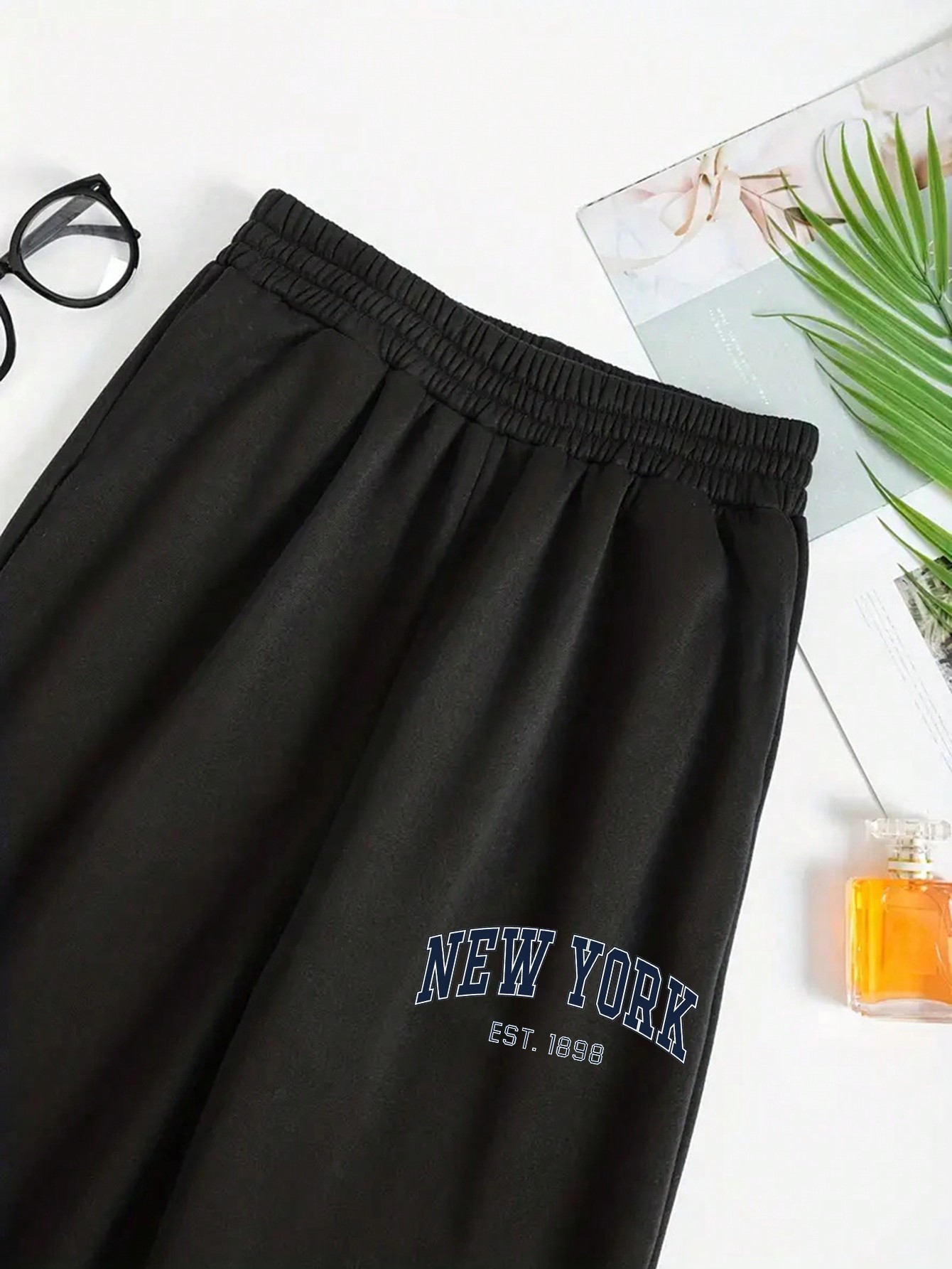 In Black Plus Size Sweatpants