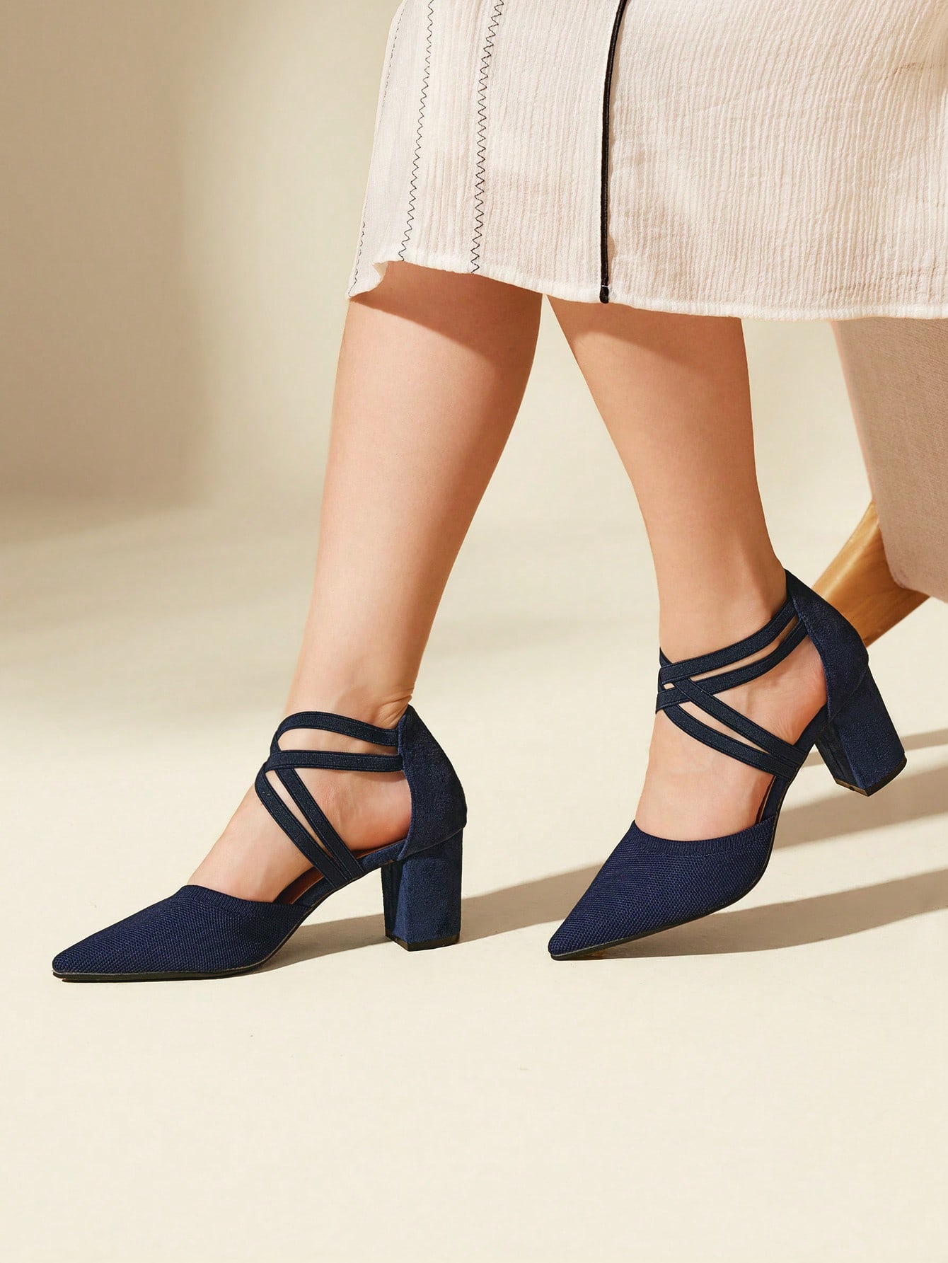 In Navy Blue Women Pumps