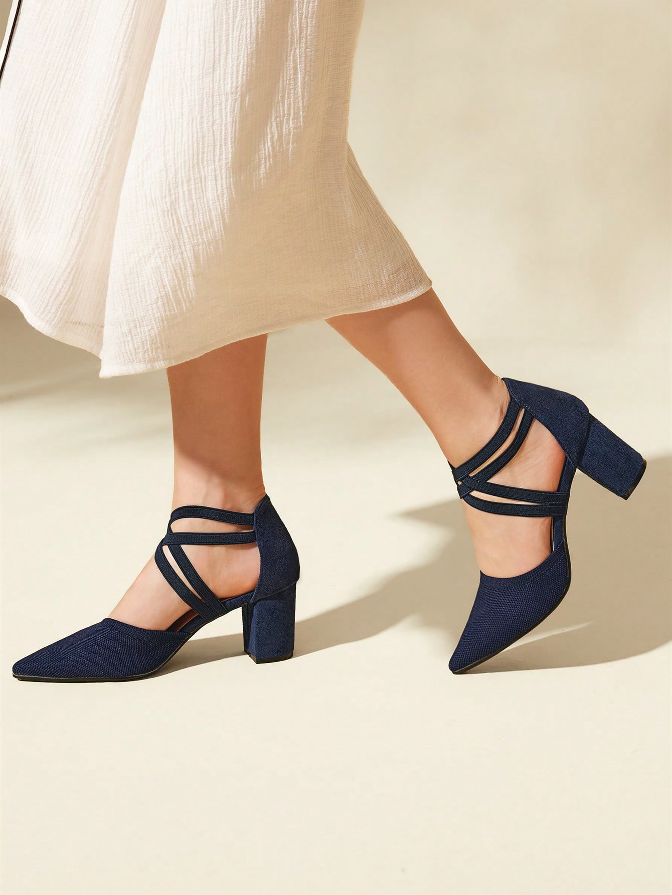 In Navy Blue Women Pumps