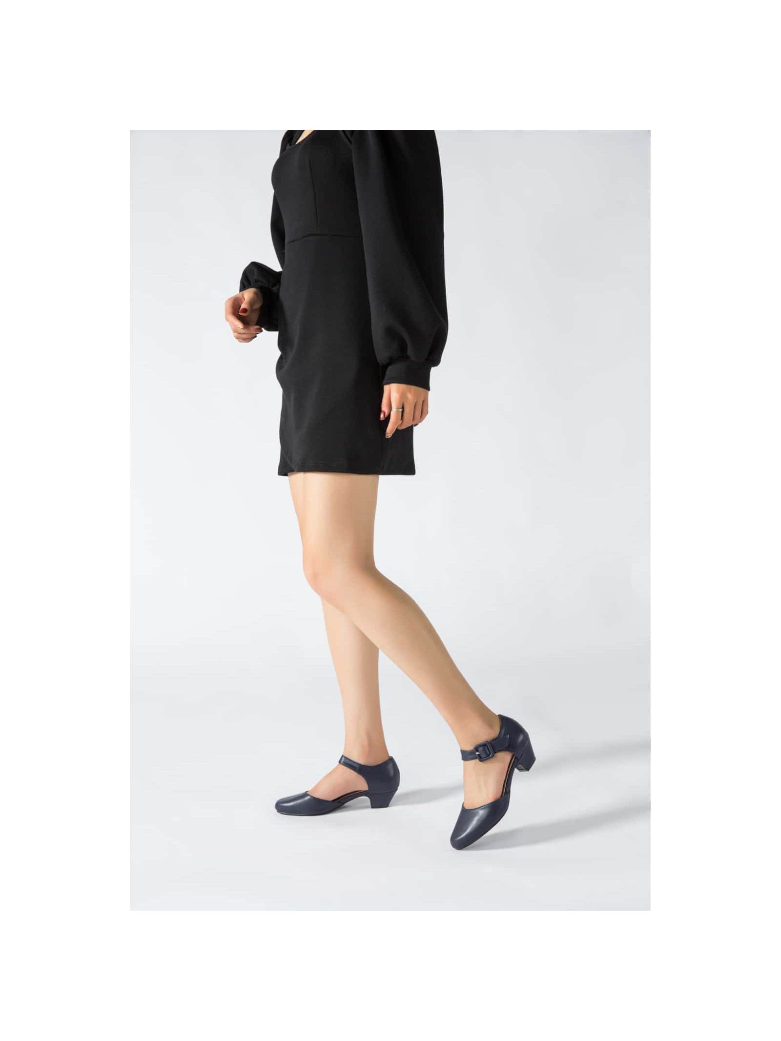 In Navy Blue Women Pumps