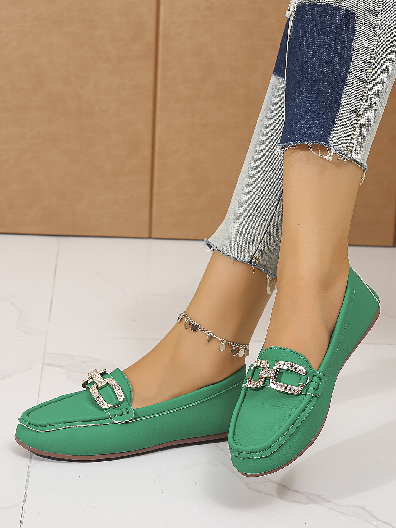 In Green Women Flats