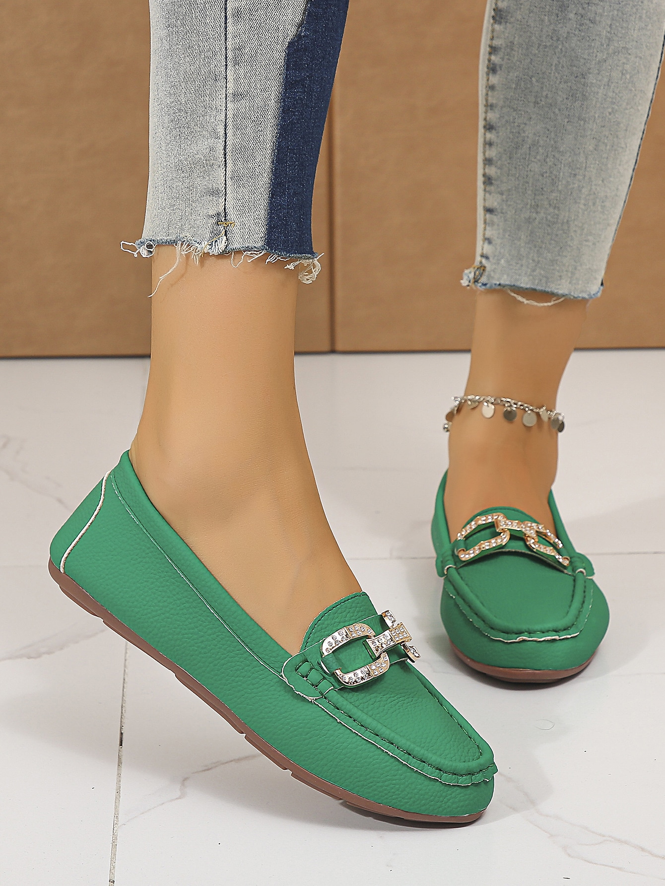 In Green Women Flats