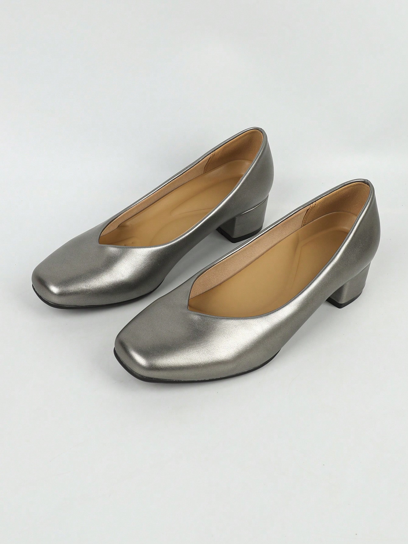 In Grey Women Pumps