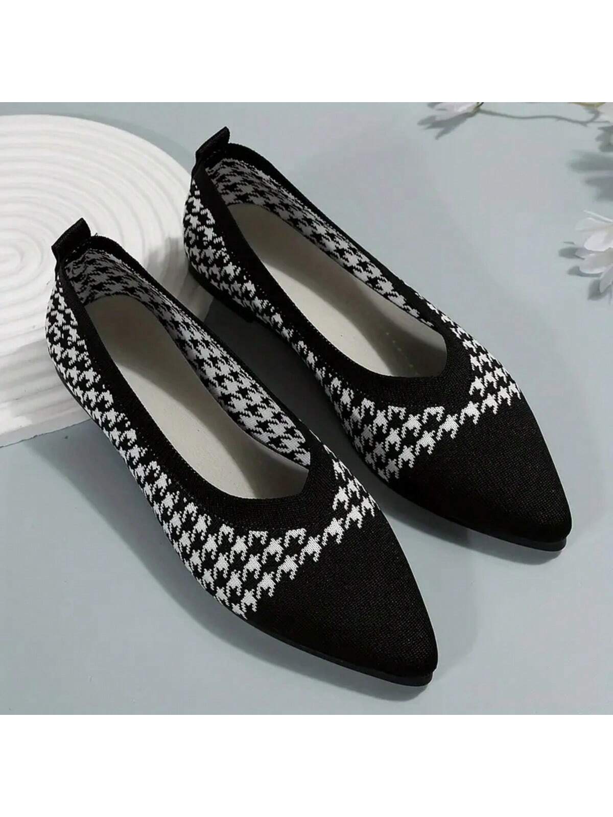 In Black and White Women Flats