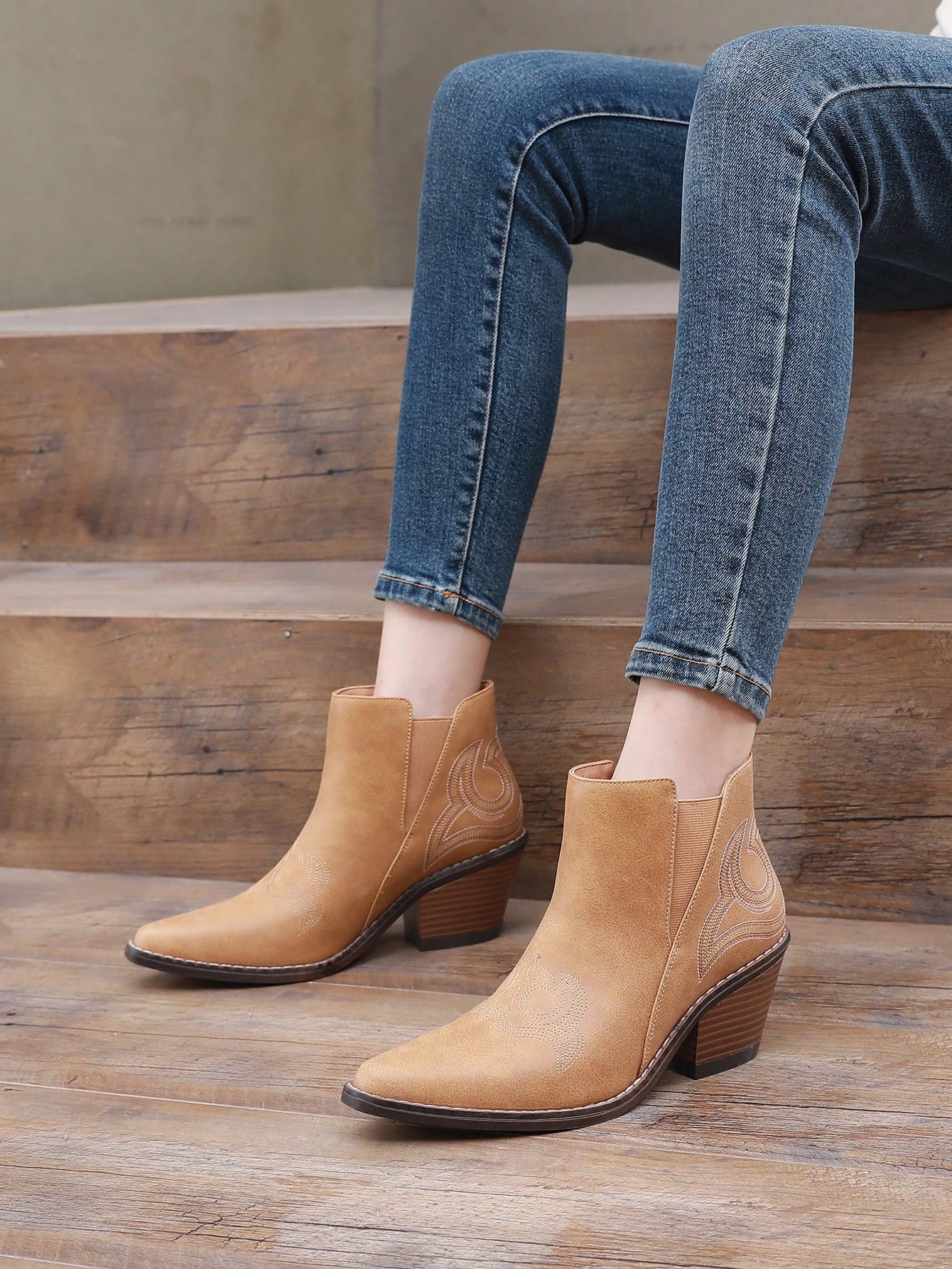 In Brown Women Ankle Boots & Booties