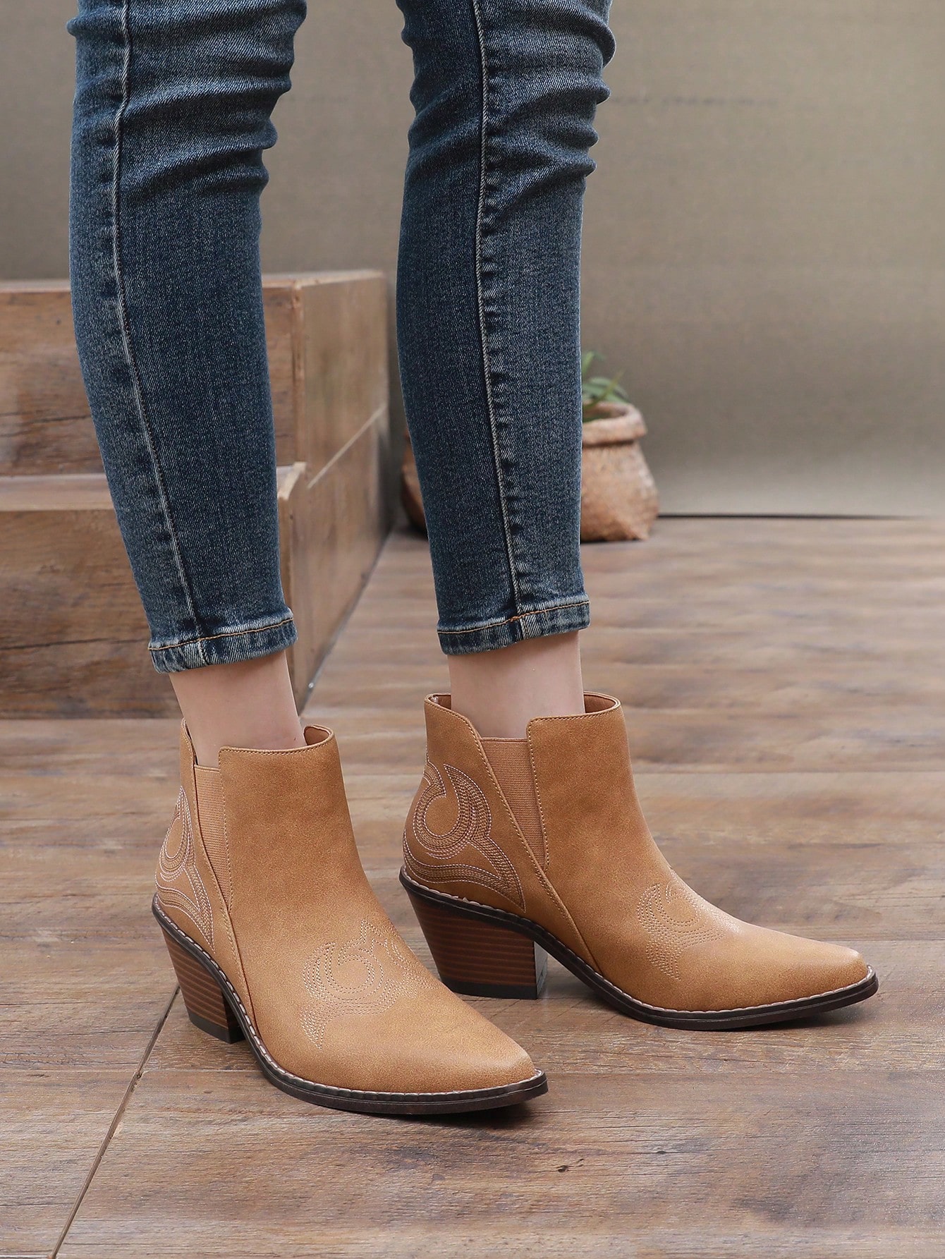 In Brown Women Ankle Boots & Booties