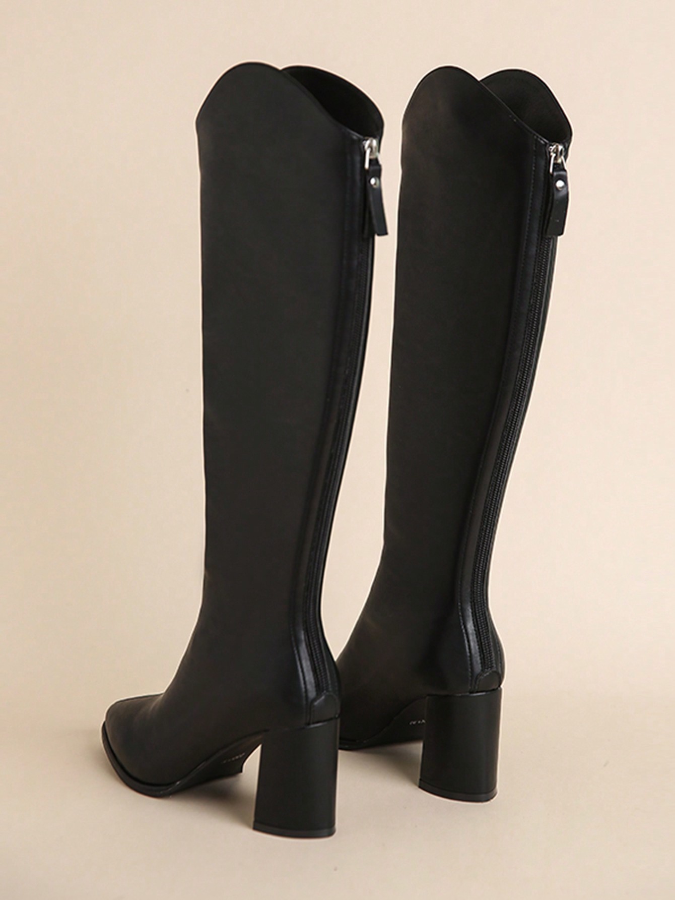 In Black Women Knee-High Boots