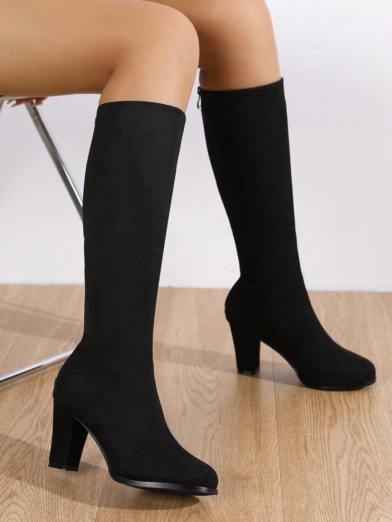 In Black Women Knee-High Boots