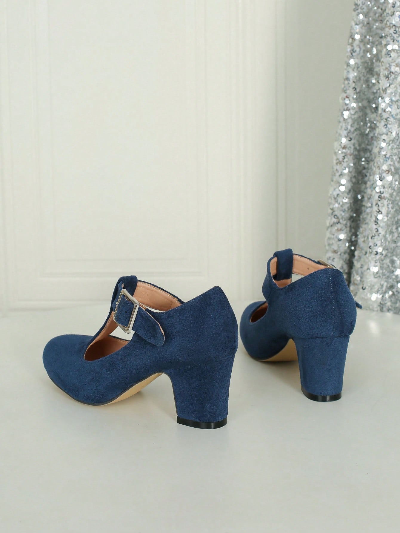 In Navy Blue Women Pumps