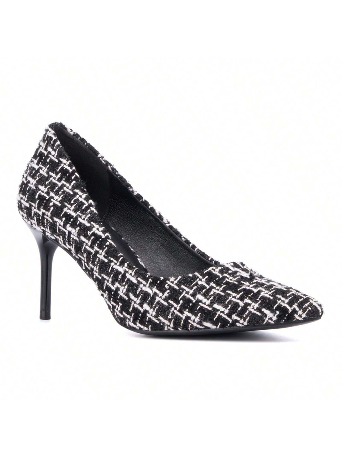 In Black and White Women Pumps